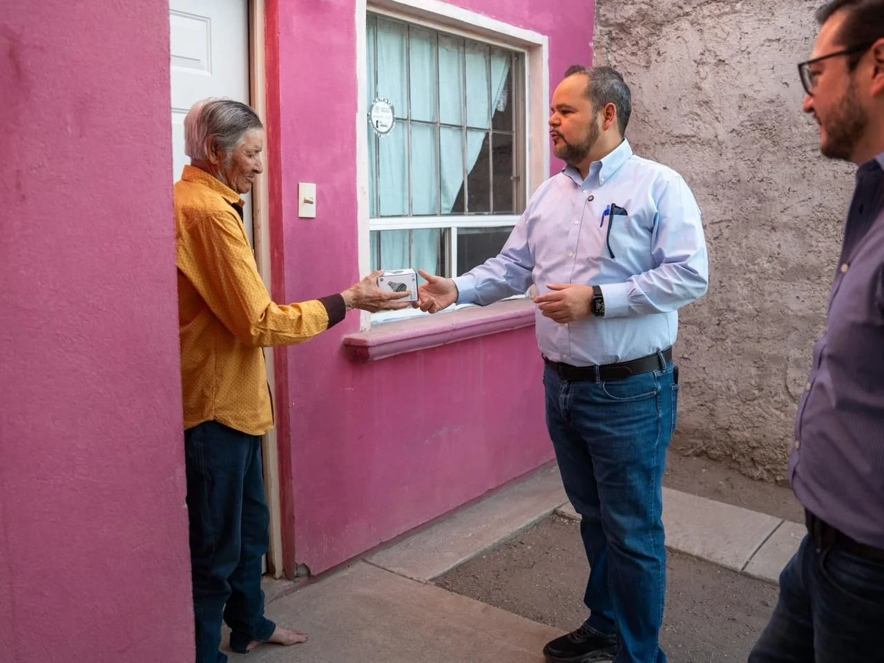 5,000 regaderas ahorradoras han sido entregadas: Juan Carlos Velasco