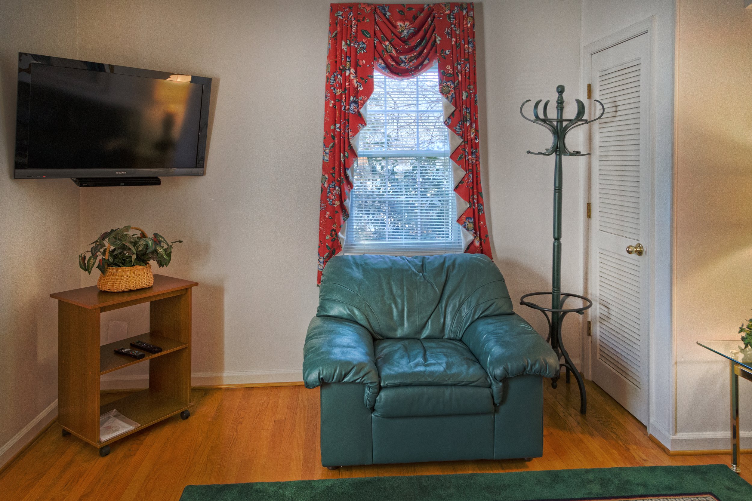 Stanley Property — Cumins Corporate Apartments of South Roanoke