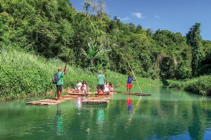 Did you know that river rafting is one of the most popular activities in Jamaica? You can and read more in our pages: piecesofjamaica.com/shop/books