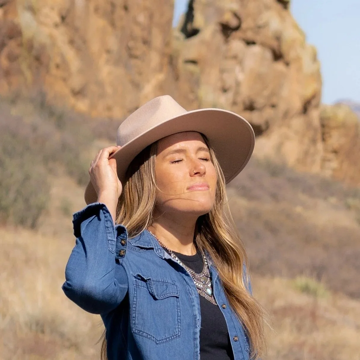 Crop.Sarah_Branding-24.jpg