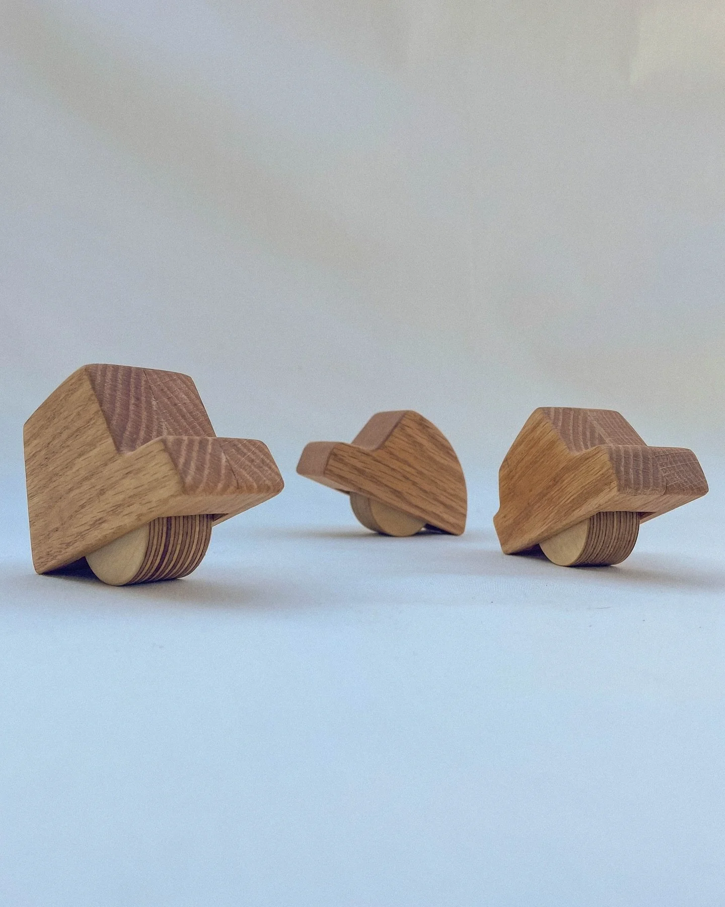 Meet Jetty, that one&rsquo;s Bettie, and that&rsquo;s Eddy.
Skkrrrt skrrt vroom!!

Our balancing toy car Clunkers live up to their names - they&rsquo;ve got stories, they&rsquo;ve seen some things, they&rsquo;re CLUNKY, they&rsquo;re meant to be pass