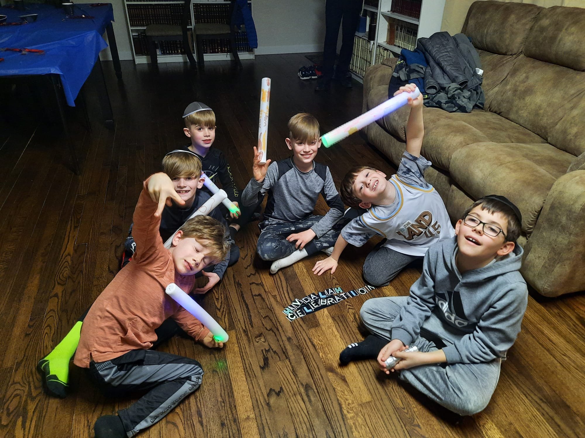 Havdalah Glow-in-the-Dark Party!