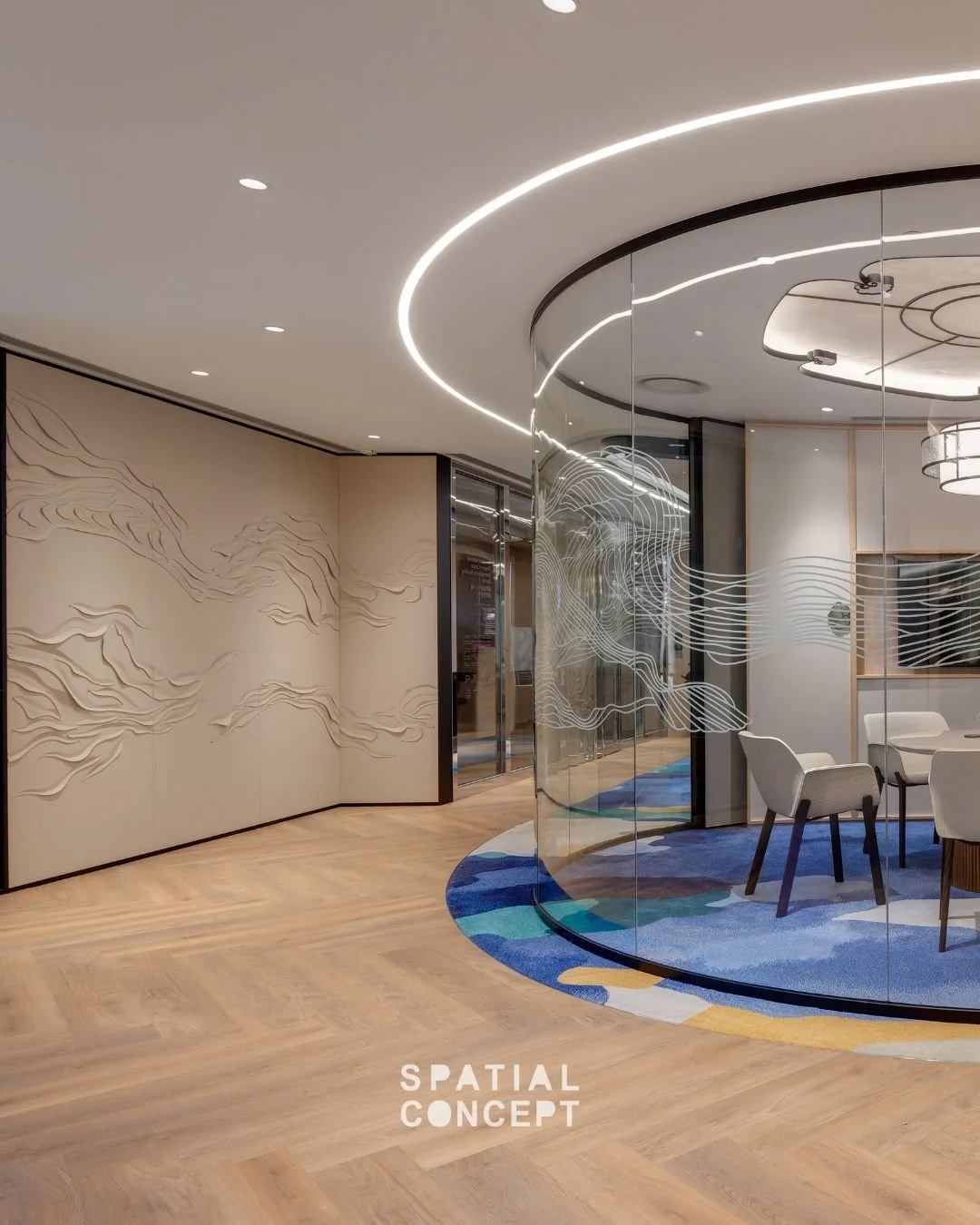 @stancharthk &ndash; One IFC Wealth Management Centre 

In the principal meeting room, a bespoke ceiling detail referencing the auspicious &ldquo;如意&rdquo; (Ruyi) sets a dignified, culturally resonant backdrop for high-level dialogue. Acoustic finish