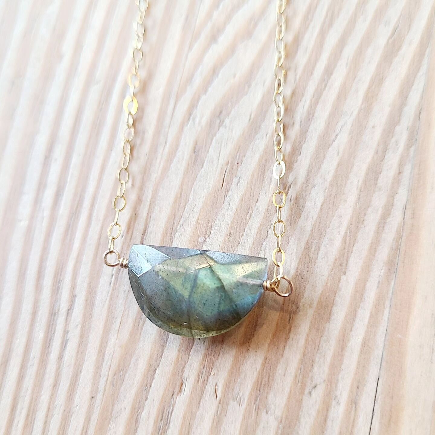 Labradorite is my absolute favorite stone ✨️

This gorgeous Labradorite and 14K gold-fill necklace will be available at the @westerncider Winter Mercantile on Saturday, November 25th 🌲