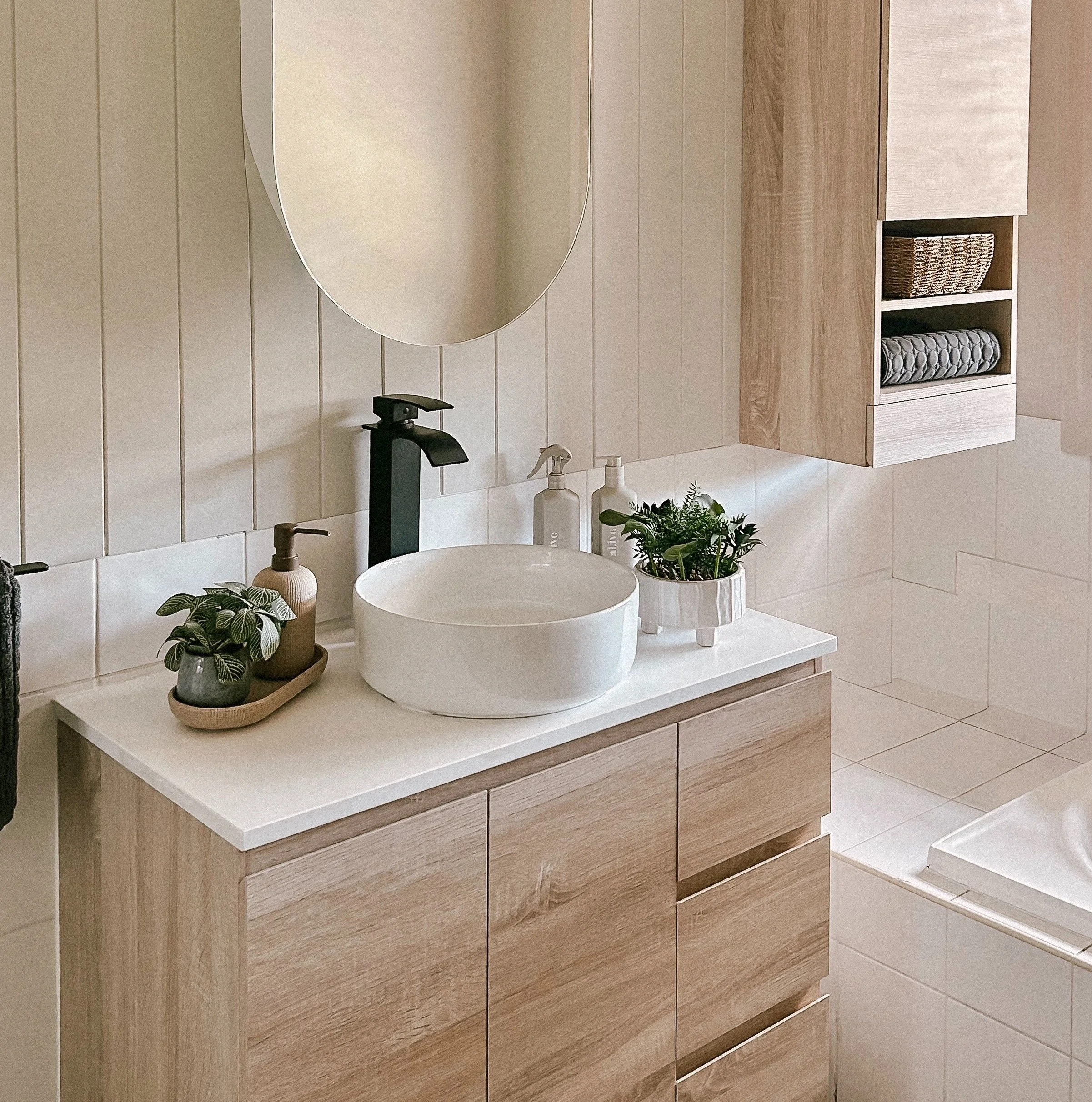 8 Modern Coastal Bathroom Ideas
