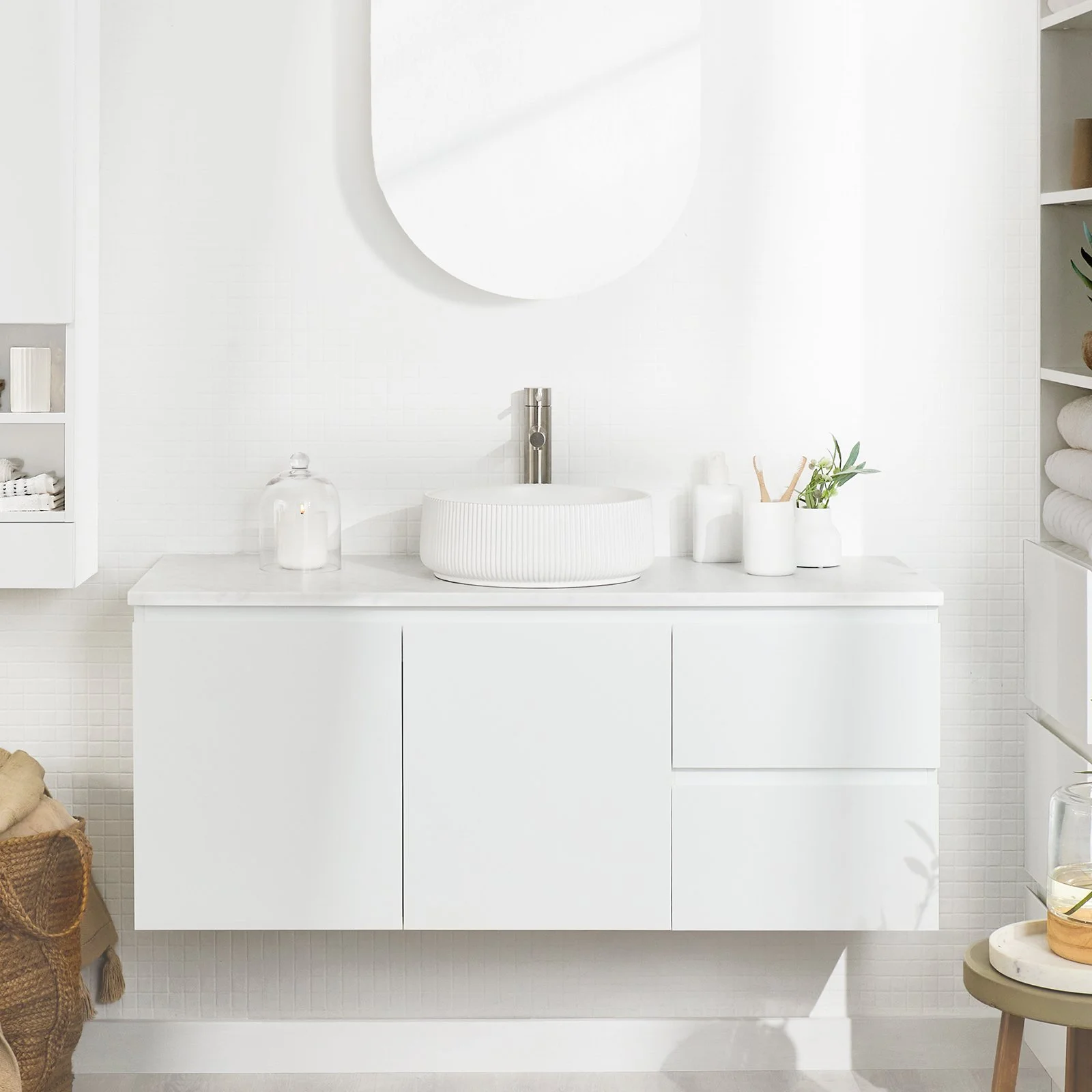 SetUp Lume Vanity 1200 WH White White Basin 71.16.jpg