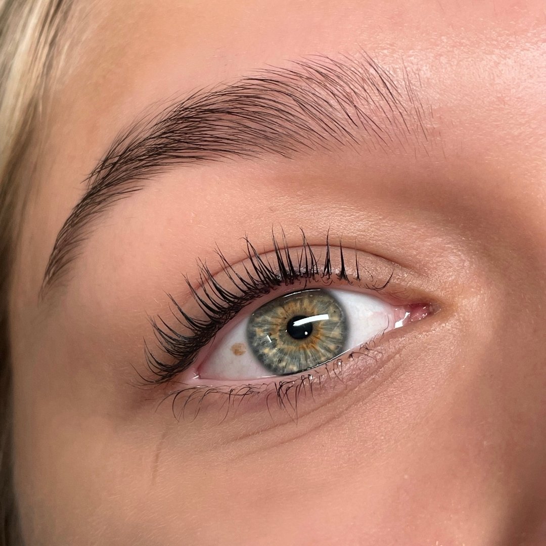 Our Lash Lift &amp; Tint system is PROVEN to provide up to 25% more fullness to your natural lashes in three treatments 🤭 

All you need to do is space your treatments 6-8 weeks apart and let our artists and amazing products do the rest ✨ 

If you w