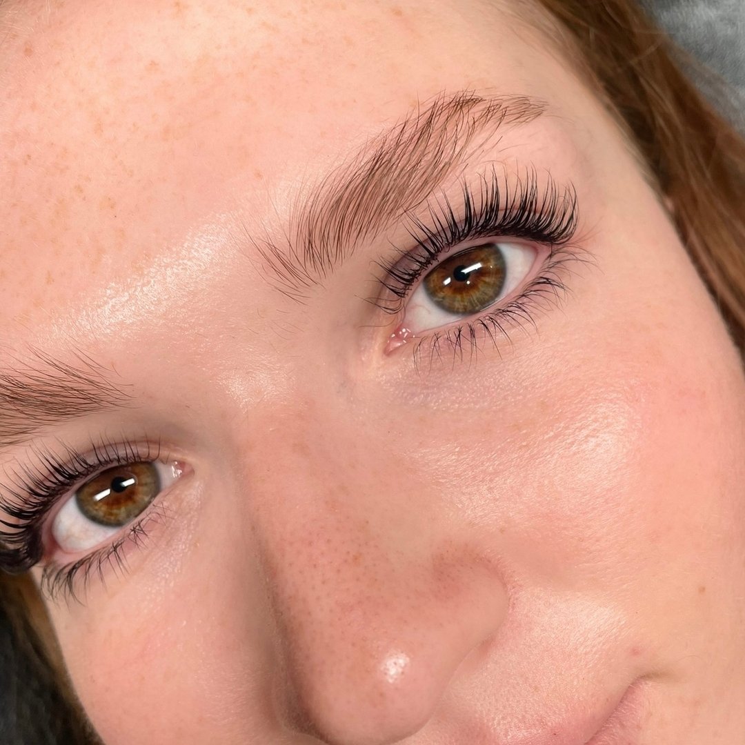 Can you believe these are our beautiful clients NATURAL LASHES 😮😮😮 insane !!! 
These amazing results were achieved with 
Our lash lift and tint system that&rsquo;s been proven to help thicken and lengthen natural lashes + combine that with some la