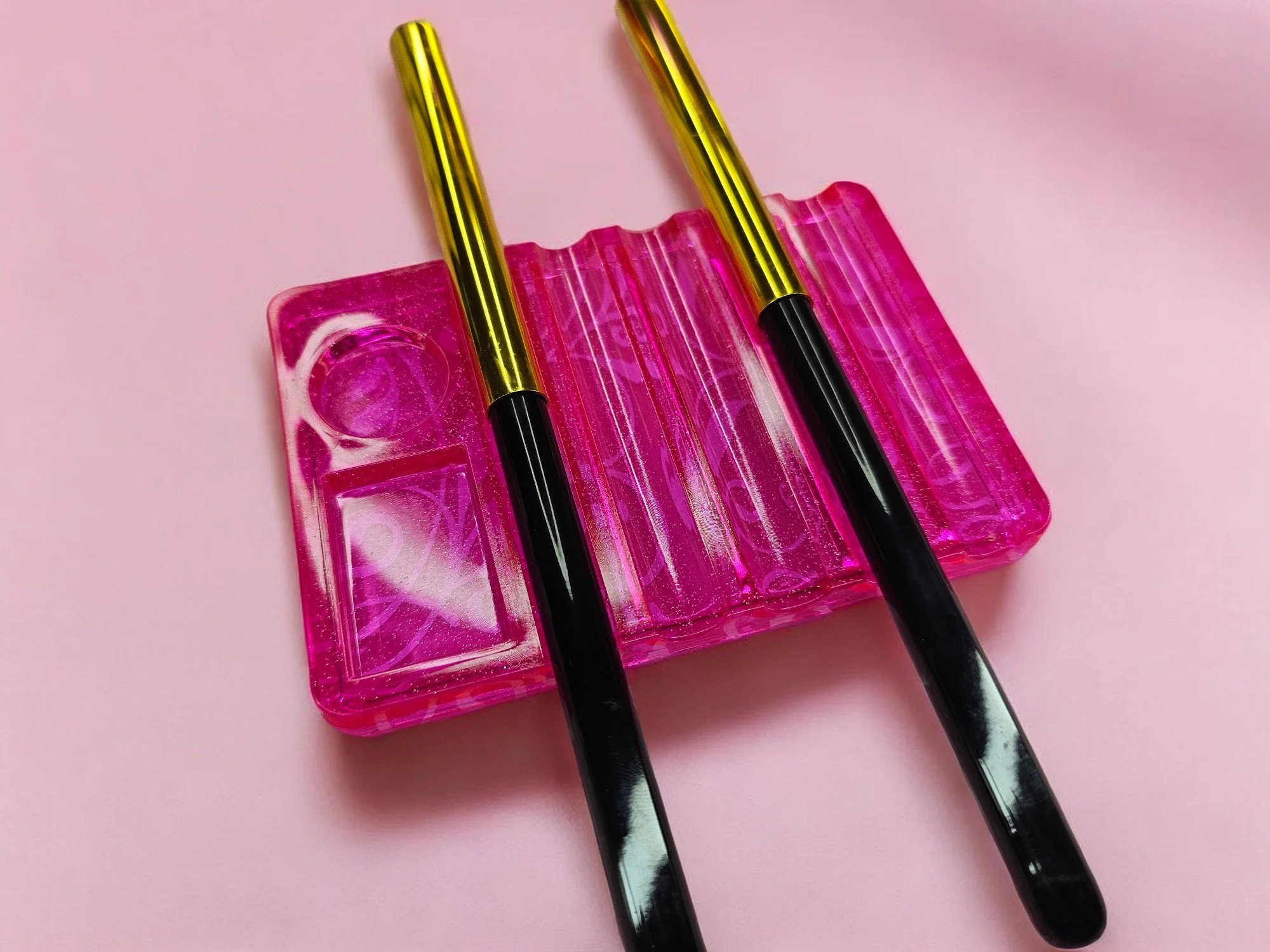 Acrylic Pink Nail Brush Holder-Photoroom.jpg