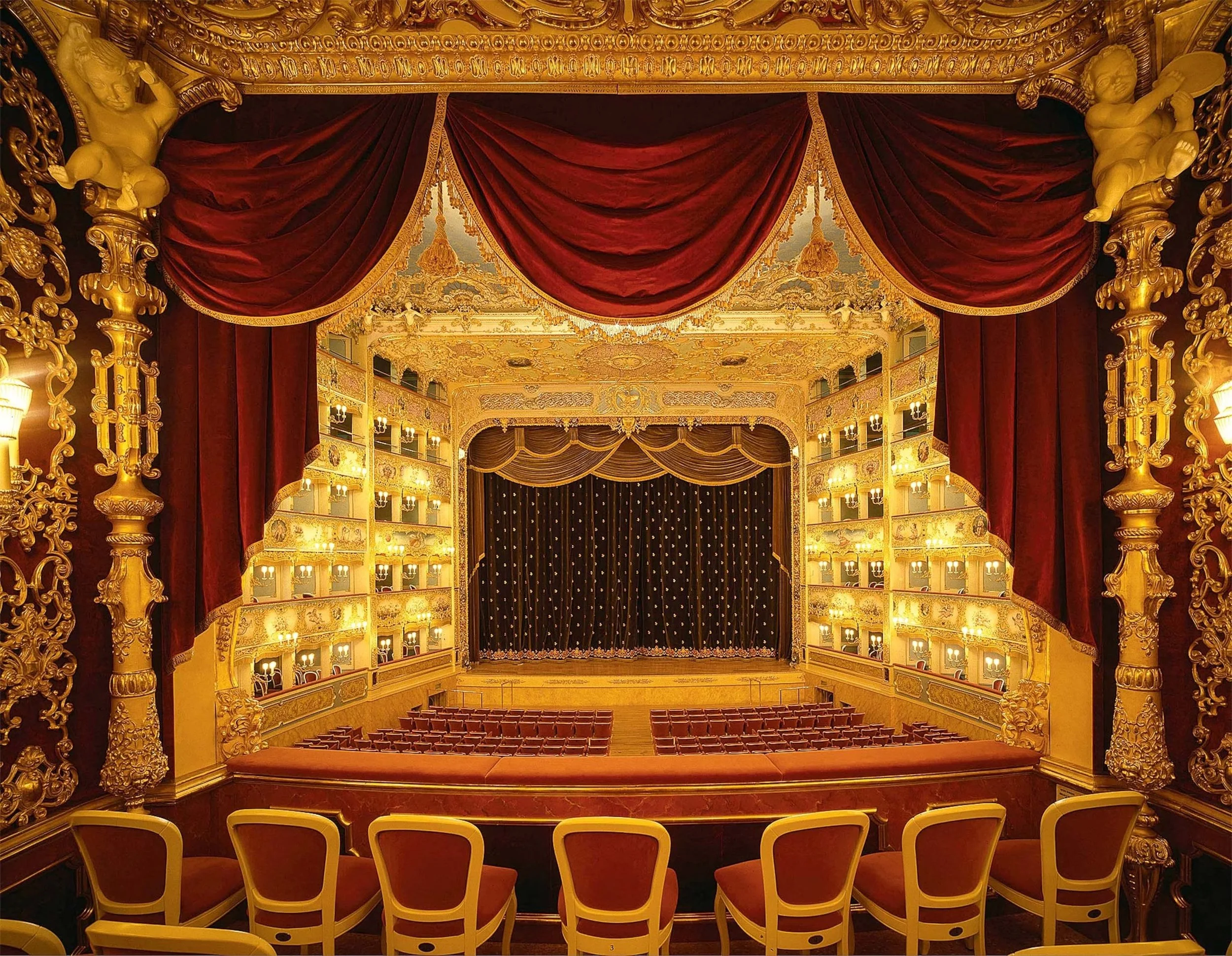 Opera: Love in Many Voices