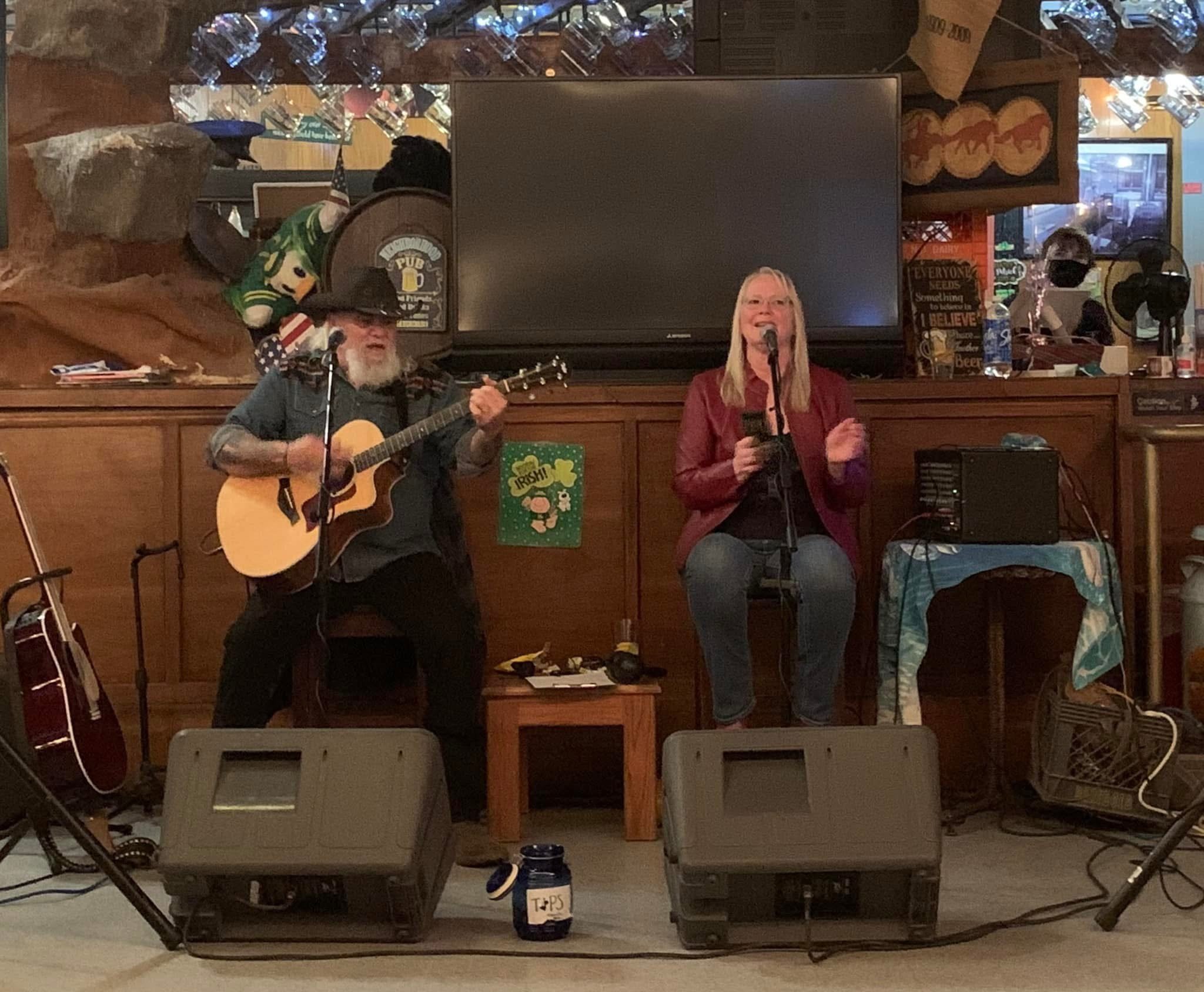 Live Music: Ben & Con