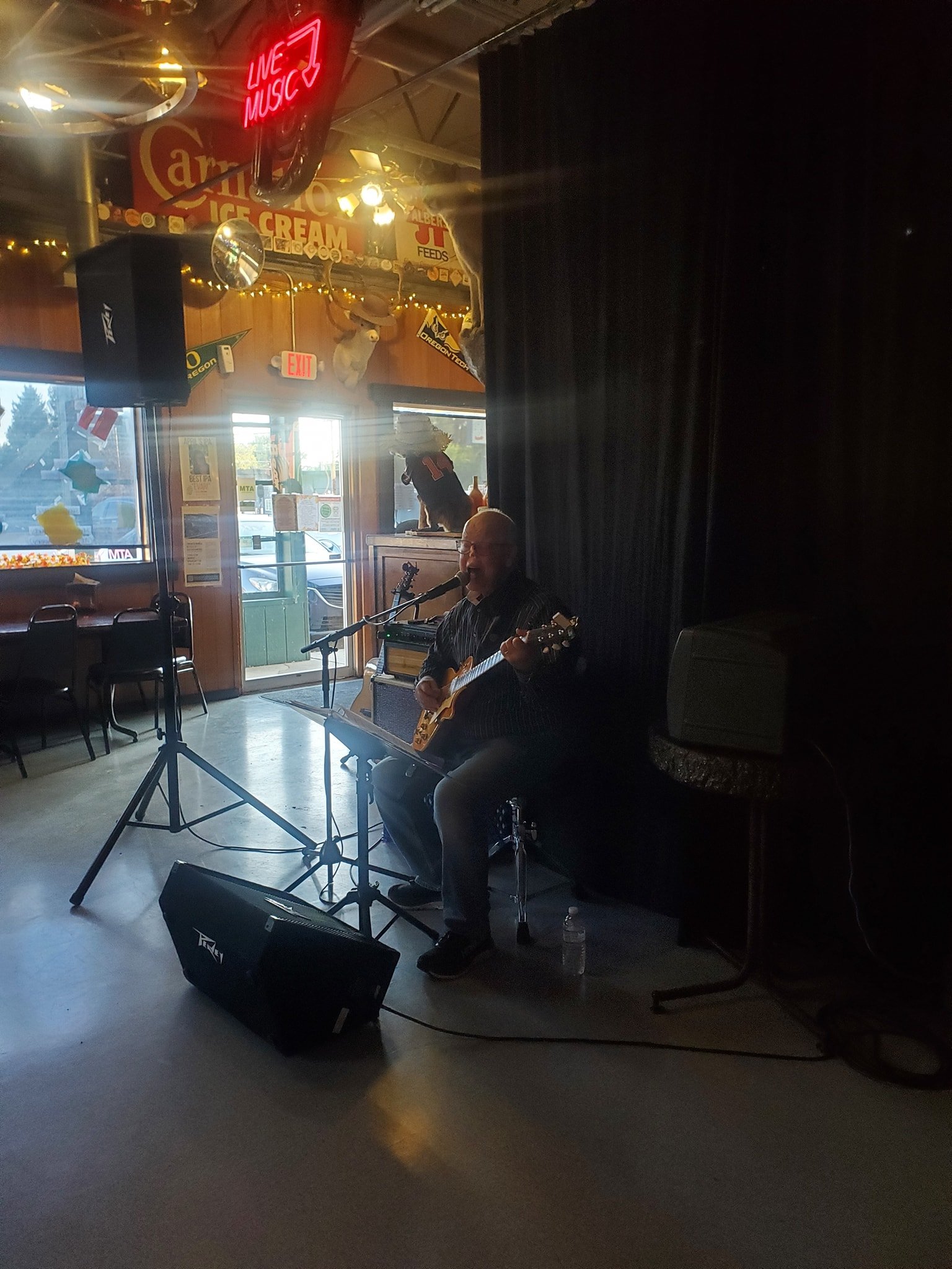 Live Music: Mark Saxton