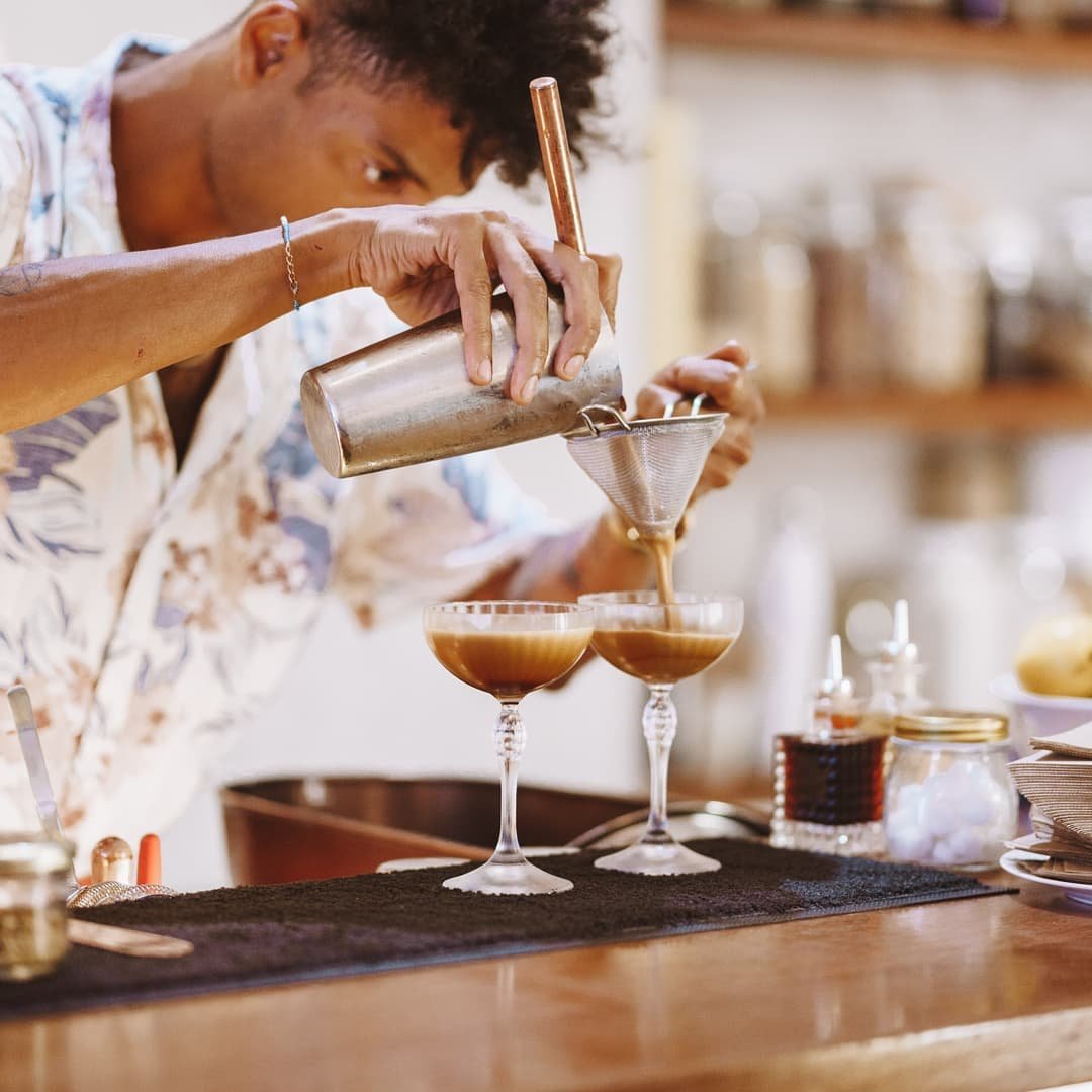 9 Must-See Places to People Watch and Say Cheers in Noosa