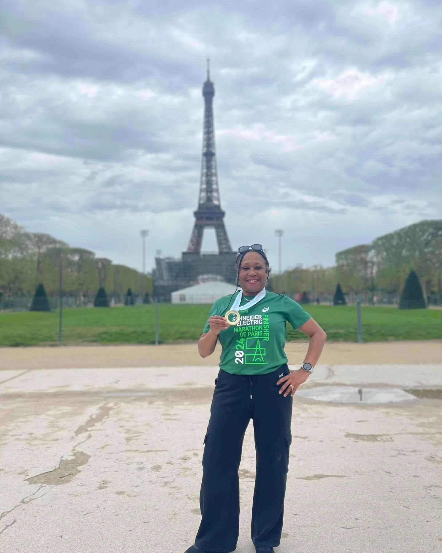 Celebrating medals, volunteering, and cheering from the weekend 🏅 🏃🏾&zwj;♀️ 🦺 🎉

We were all over 🗺

📍Paris

📍Berlin

📍London 

📍Brighton 

We LOVE to see it 😍
.
.
.
.
.
#Blackgirlsdorunuk 
#BGDRUK 
#LiveLaughLoveRun 
#NoOneIsLeftBehind