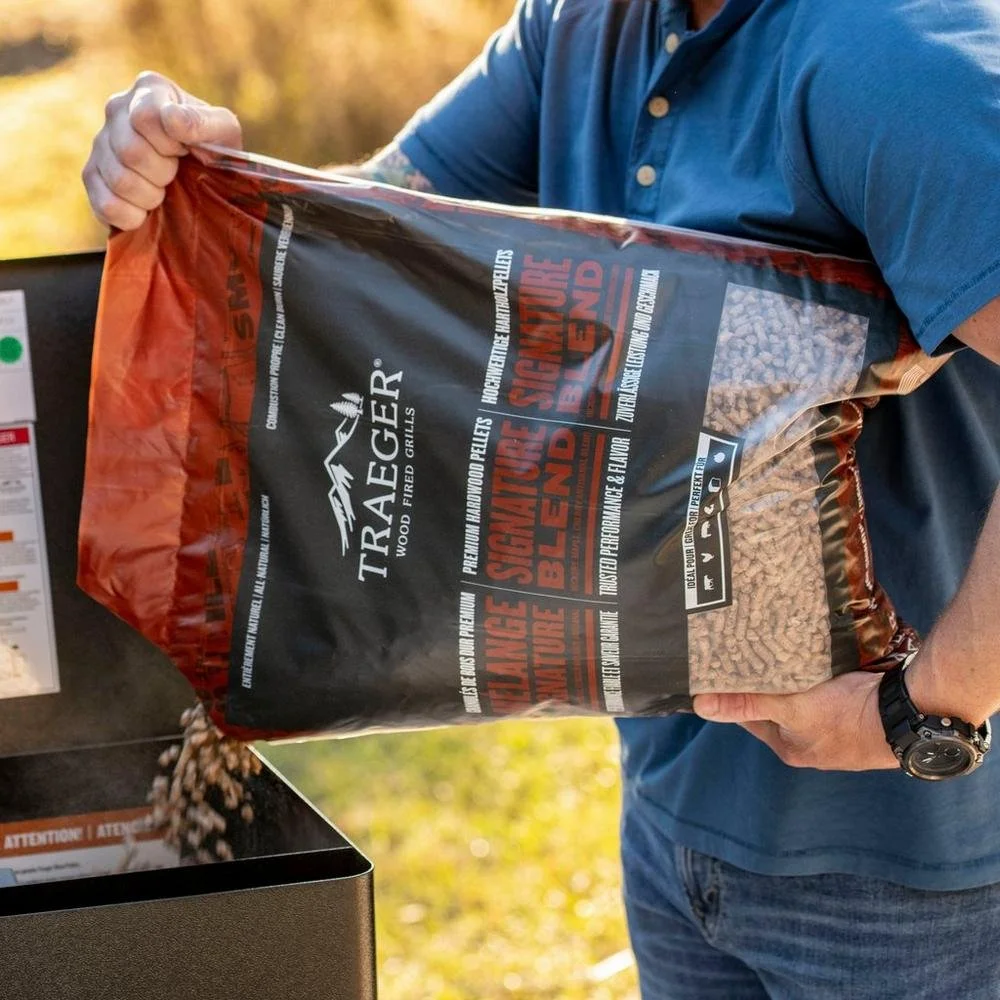 traeger-new-int-signature-pellets-pour.jpeg