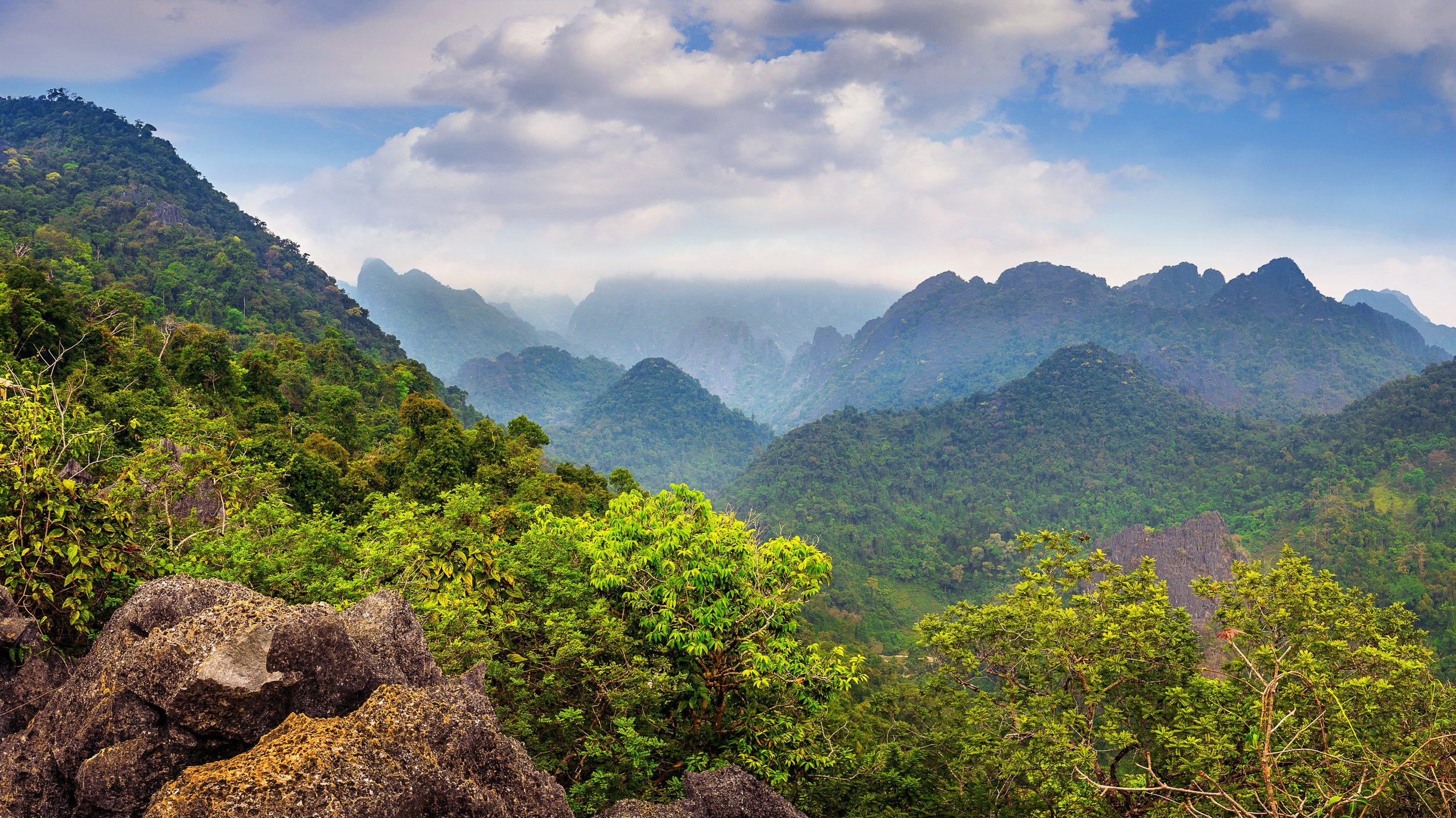 beautiful-landscape-mountains-vang-vieng-laos.jpg