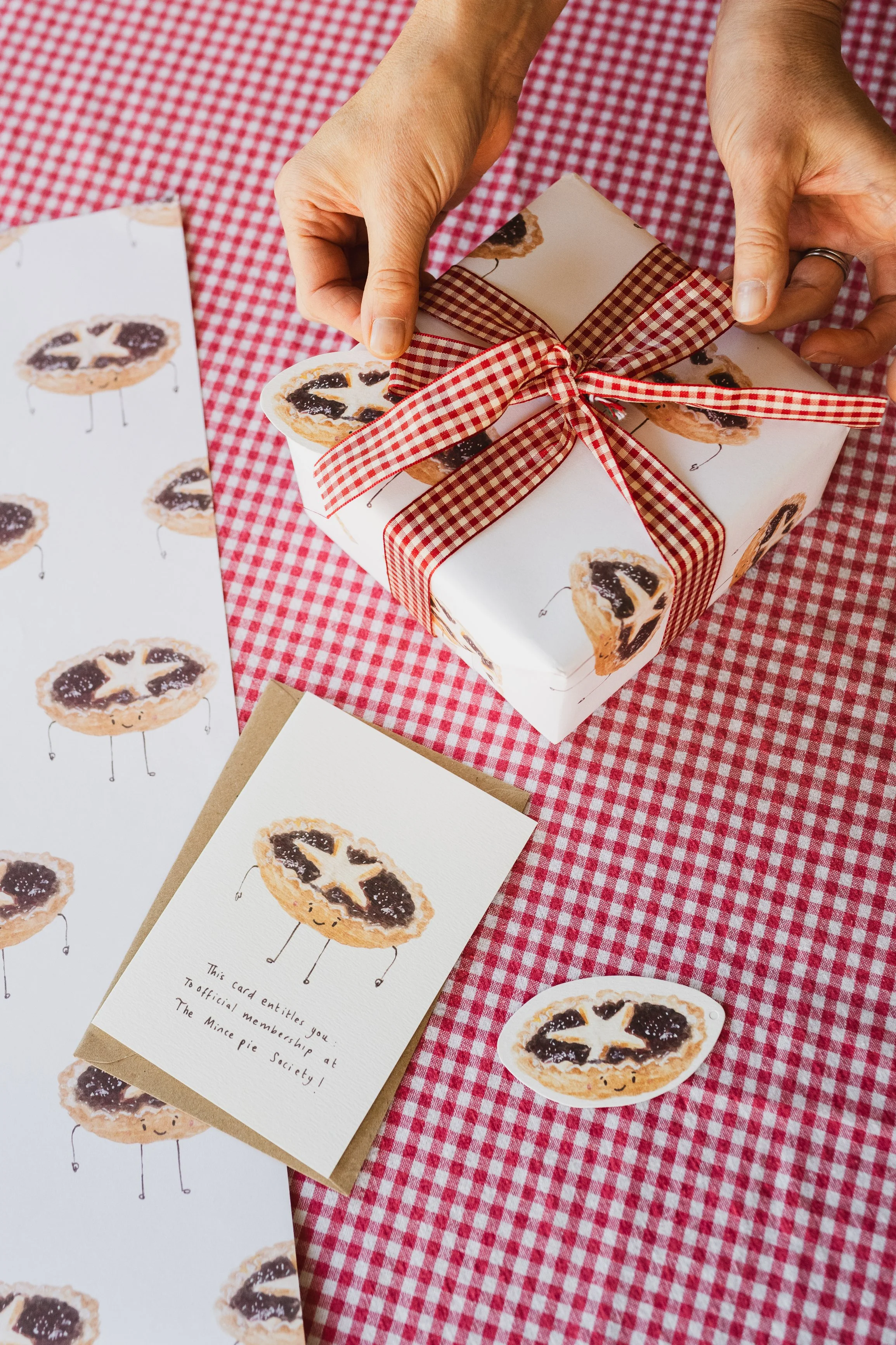 Mince Pie Christmas Gift Wrap and matching Gift Tags