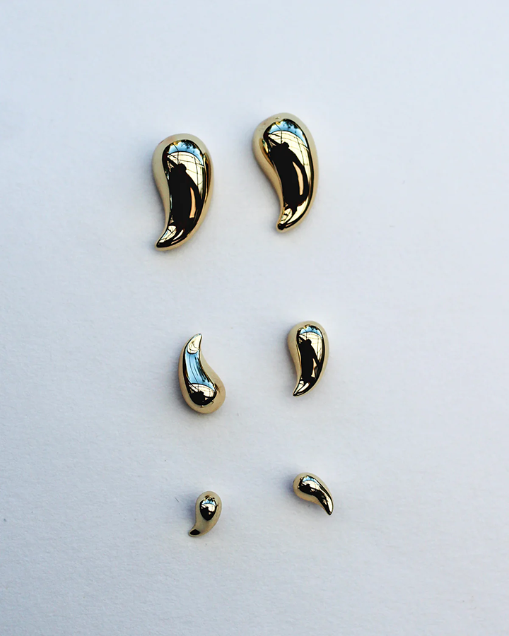 Teardrop studs XL 1.png