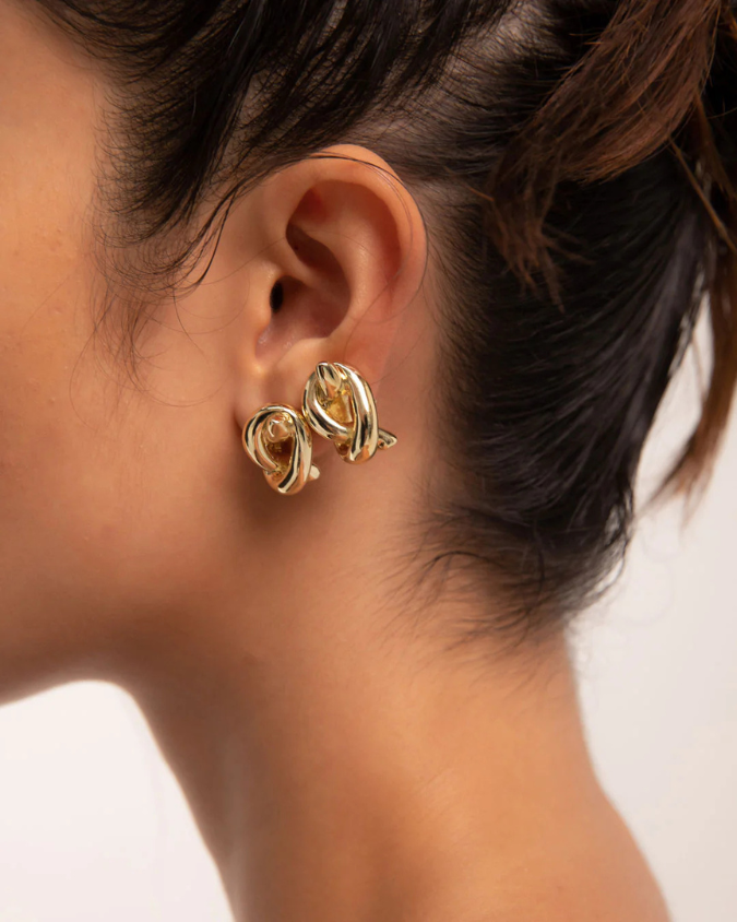 F+H Knot Statment Stud 3.png