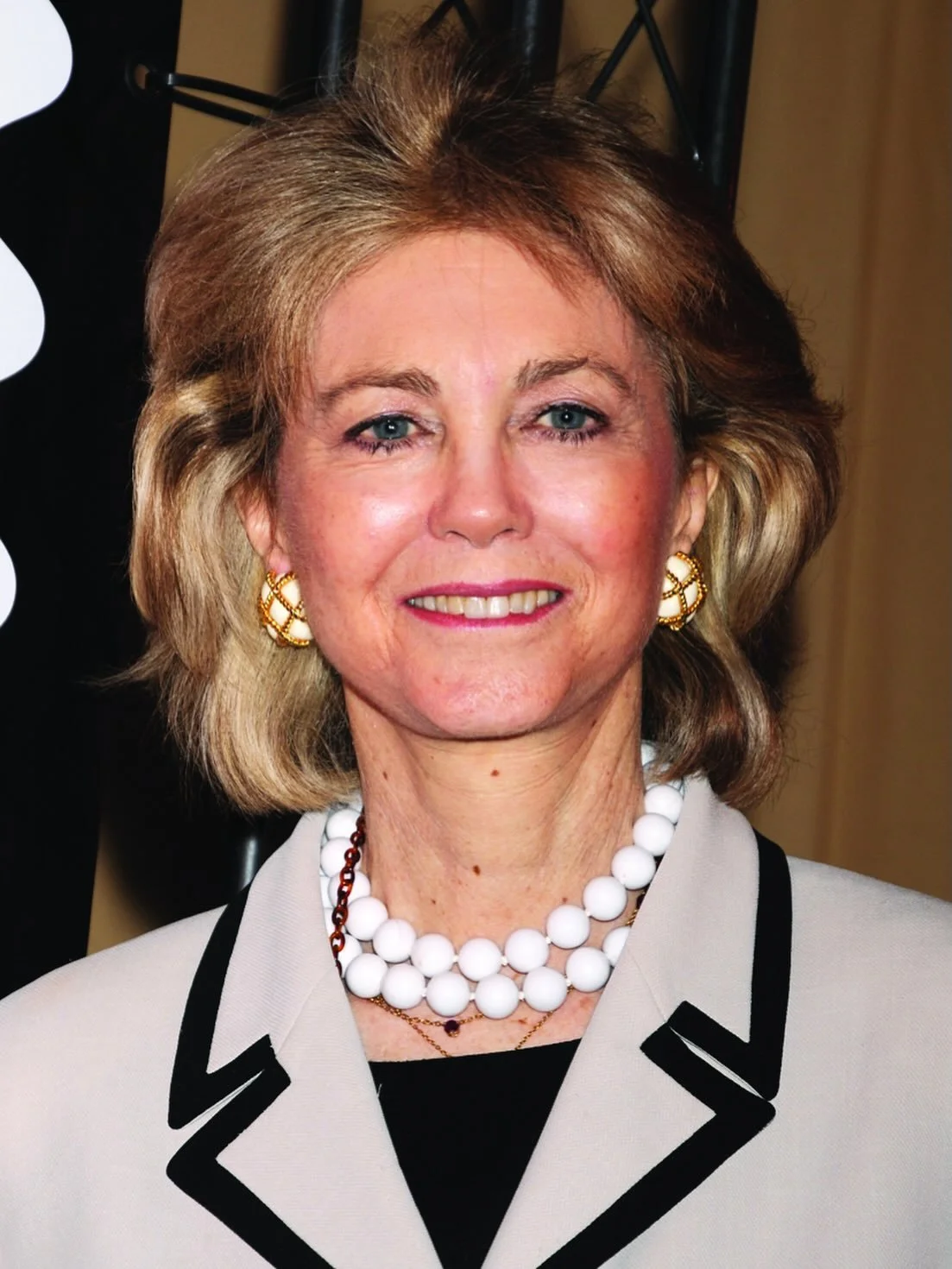 &ldquo;Grace in women has more effect than beauty.&rdquo; &mdash; Ralph Waldo Emerson