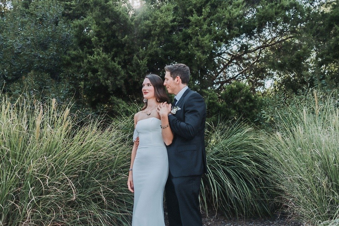 Here&rsquo;s a simple trick for posing couples that looks natural and feels good &mdash; have one partner step just behind the other, hold their hand, and lean in like they&rsquo;re sharing a secret.

That one little shift brings out connection witho