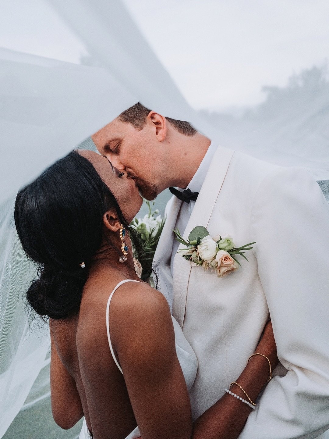 Congrats to Bella &amp; Mike!! ❤️❤️
⠀⠀⠀⠀⠀⠀⠀⠀⠀
We dodged the weekend&rsquo;s rain for an absolutely BEAUTIFUL wedding day. From their sweet first look to dancing the night away, every moment was full of joy, laughter, and so much love.
⁠
Huge thanks t
