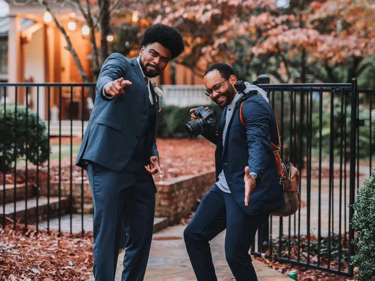 You just need the right photographer that matches your vibe 📷🎉 #RaleighWeddingPhotographer