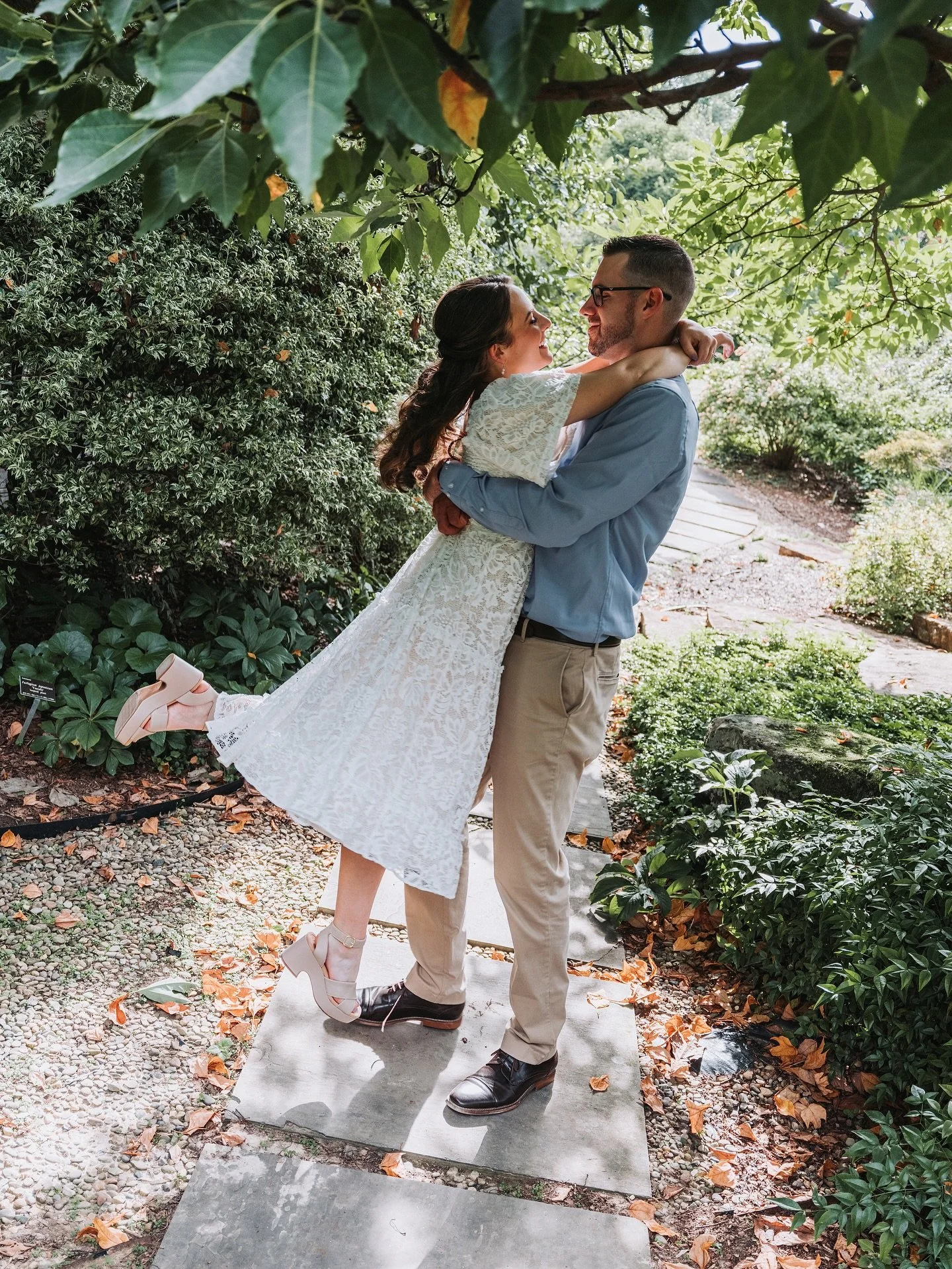It&rsquo;s that time of year where weddings and engagements pick up and I get the joy of capturing so many couples in love. It can be very busy but there&rsquo;s so much joy in the process. Hitting a local park and taking these cute photos is just th