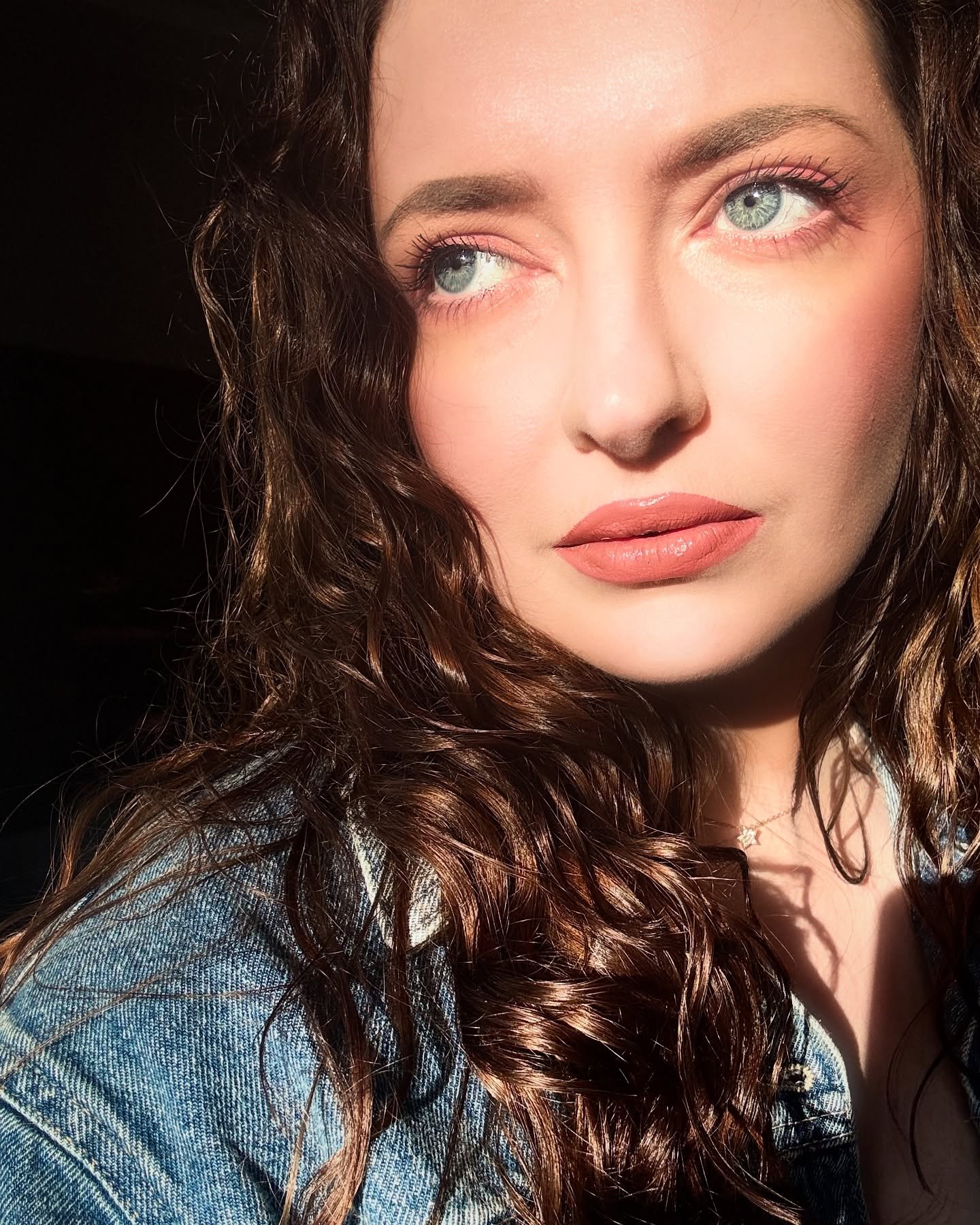 It&rsquo;s been a long time since I posted a selfie, but last week the sun was shining and I had make up on. So what&rsquo;s a girl to do! 

In other news if you&rsquo;re in the market for some Wicklow art, stay tuned- it&rsquo;s coming your way very