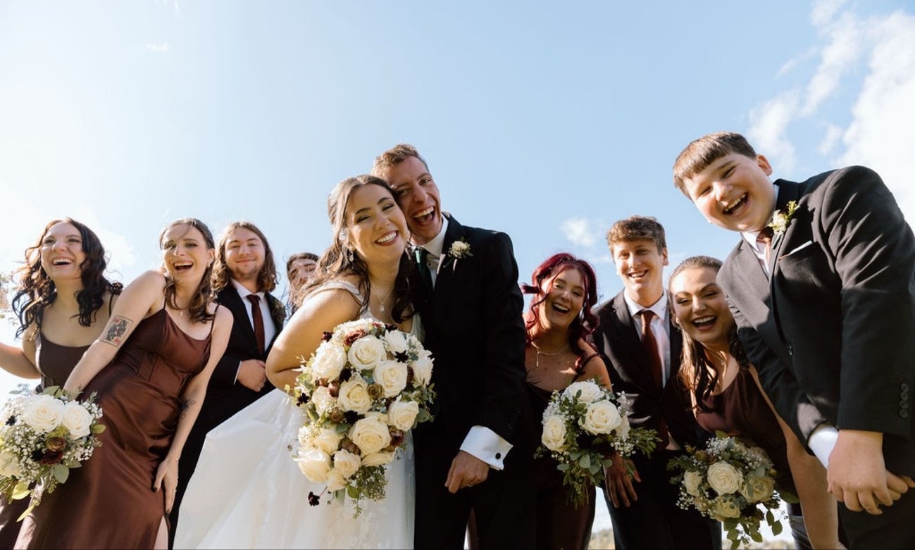 If I had to describe The Meyer wedding in one word it would be JOY ✨ It truly was a day filled with love and laughter. I love when I get to capture days like this!