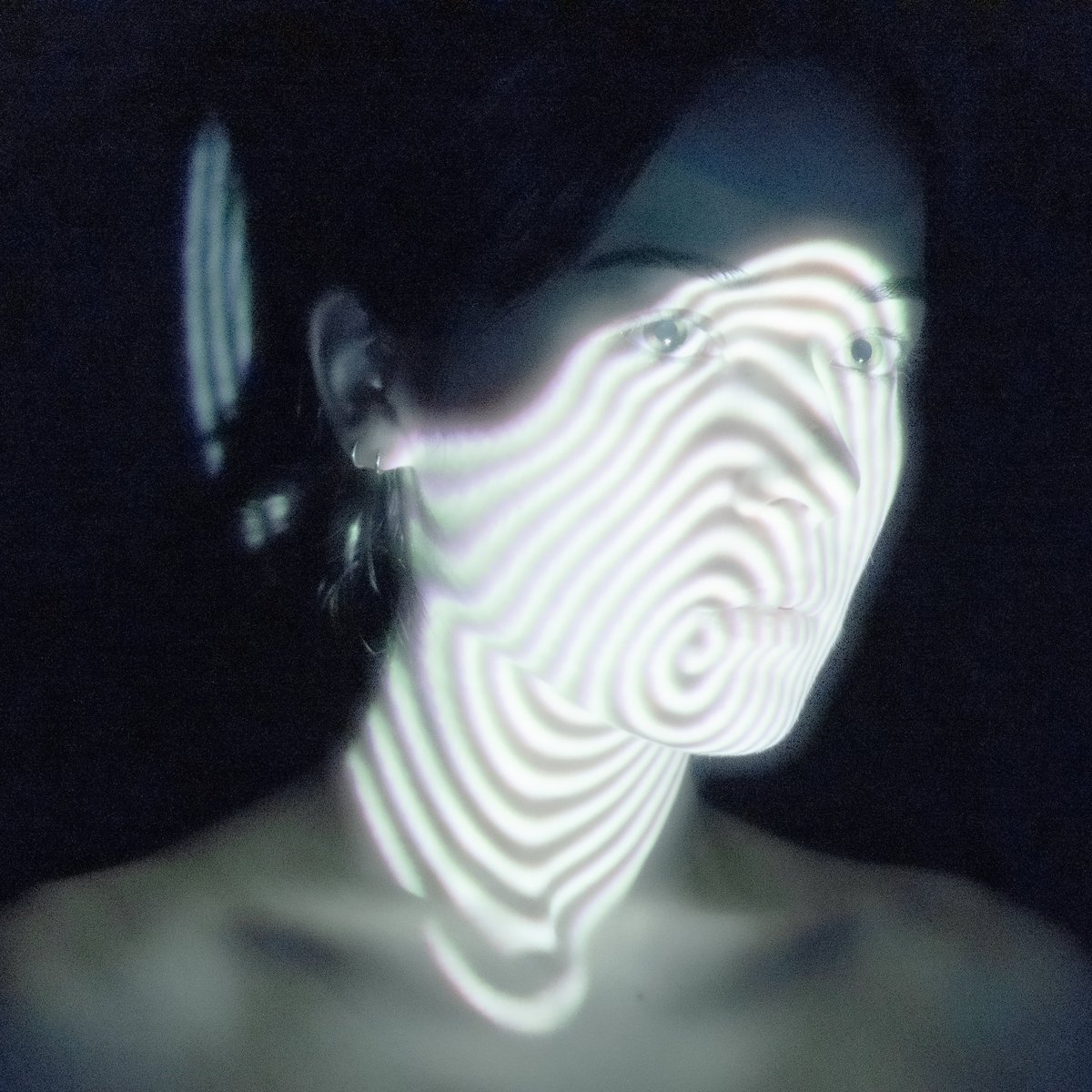 Miss Grit – "Tourist Mind" [violin]