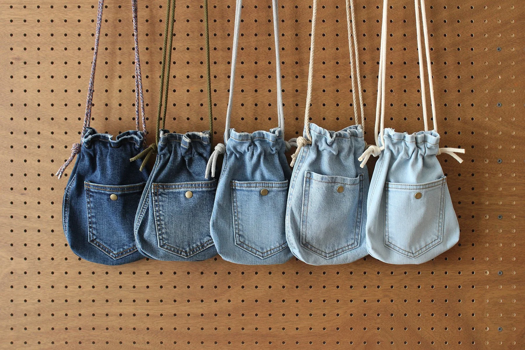 Upcycling Washed Denim Mini POUCH