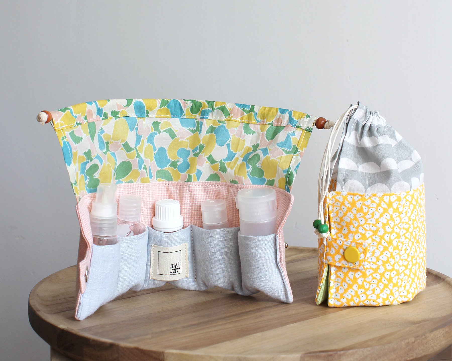 TravelKitPOUCH_open&close_1200.jpg