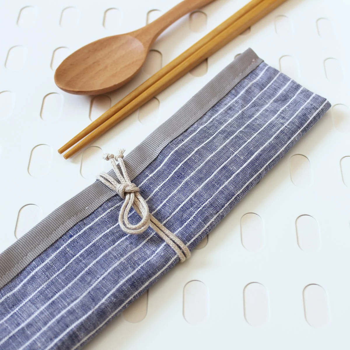 all-in-onePOUCH_bluestripe_01_1200.jpg
