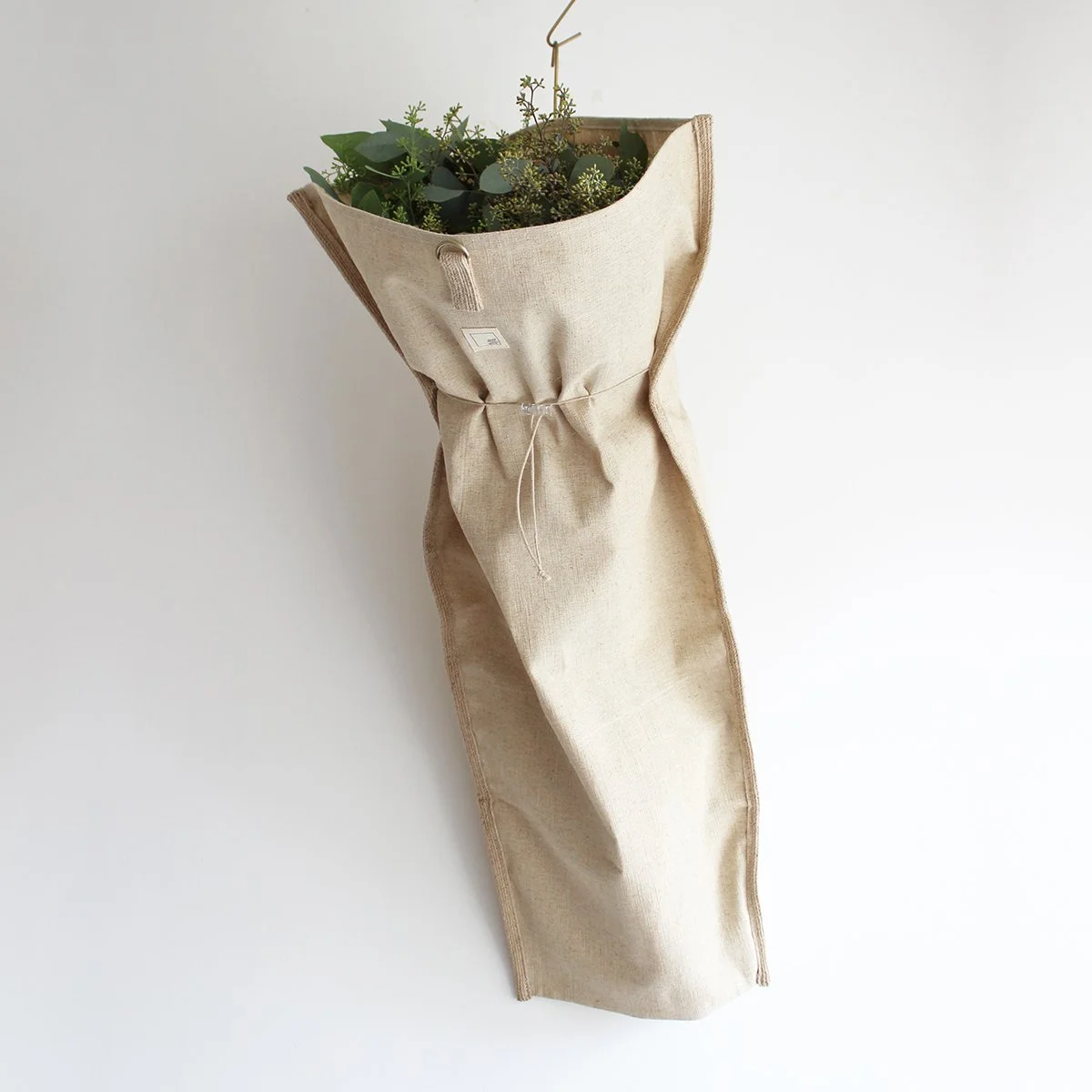 Flower_CARRIER_linen_01sq_1200.jpg