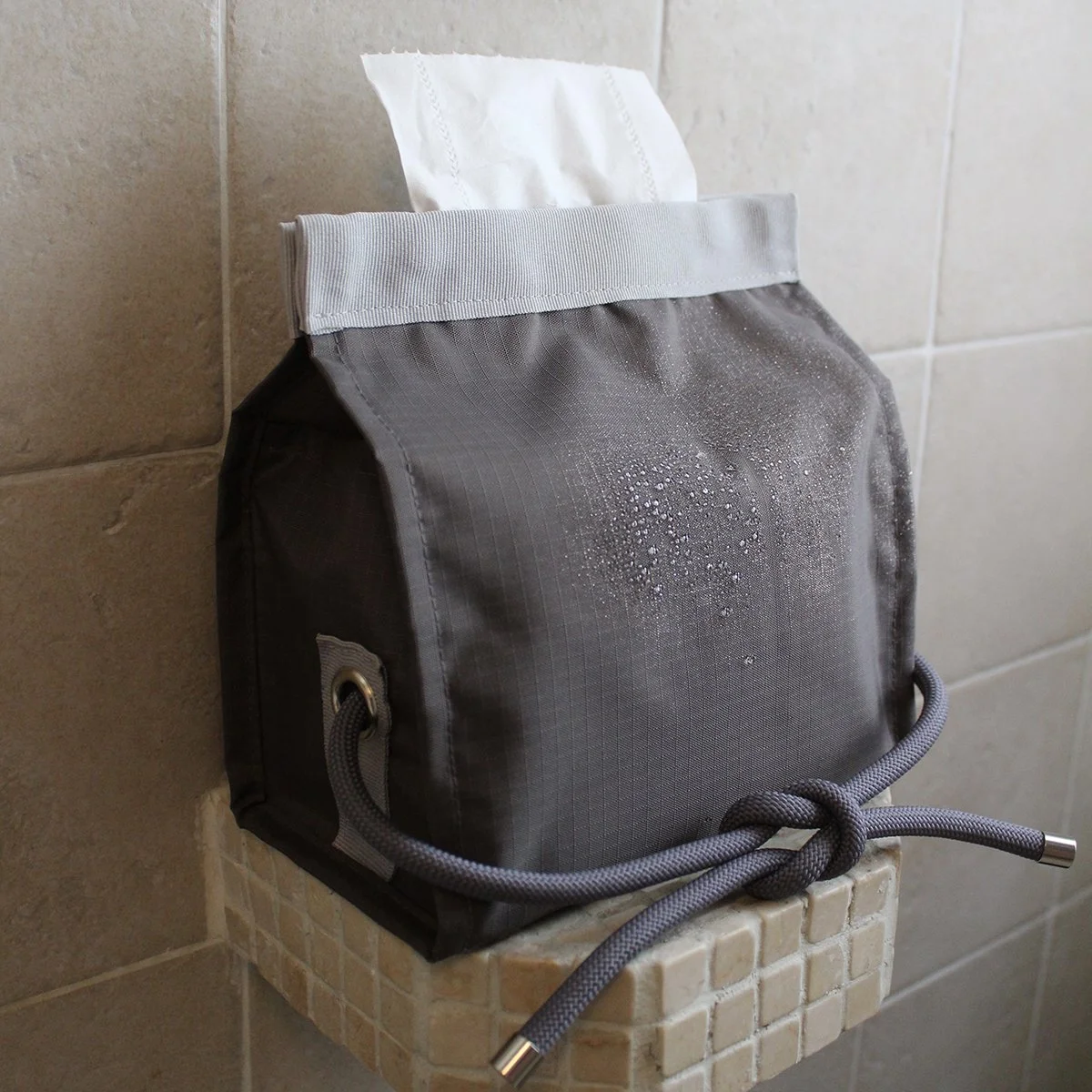 Tissue_Roll_2_02sq_1200.jpg