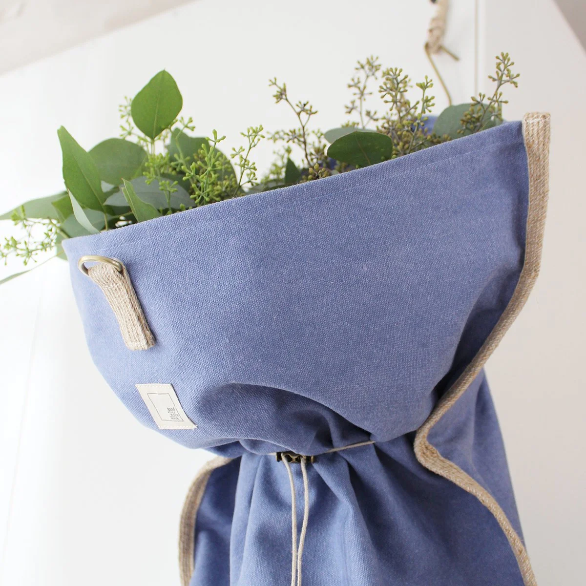 Flower CARRIER very peri washed canvas