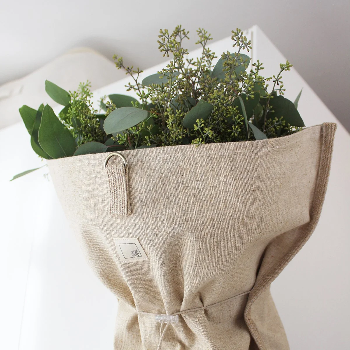 Flower_CARRIER_linen_02sq_1200.jpg