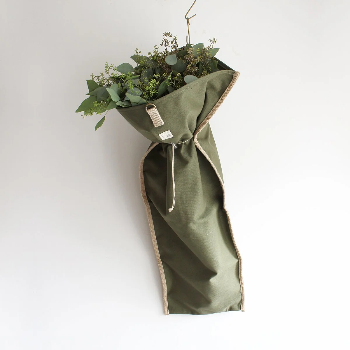 Flower_CARRIER_army-green_01sq_1200.jpg