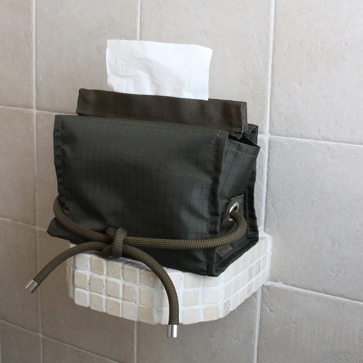 Tissue_Roll_2_05sq_1200.jpg