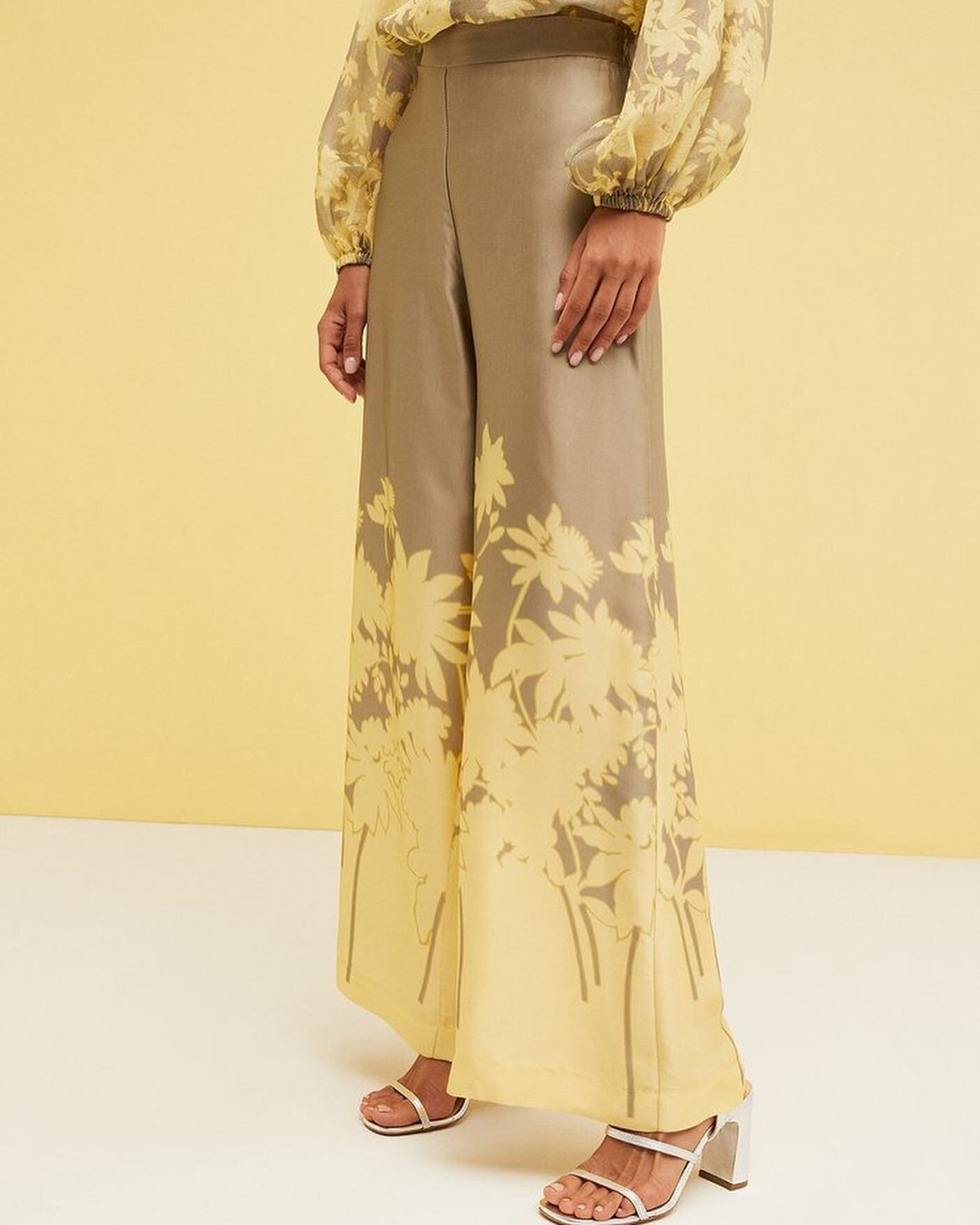 Cal&ccedil;as - Ottod`Ame 😍

Umas cal&ccedil;as flu&iacute;das e elegantes que real&ccedil;am a sua silhueta. 

Aproveite as nossas promo&ccedil;&otilde;es de Agosto e d&ecirc; mais cor ao seu Ver&atilde;o. 

Visite a nossa Loja Online.
www.chiconce