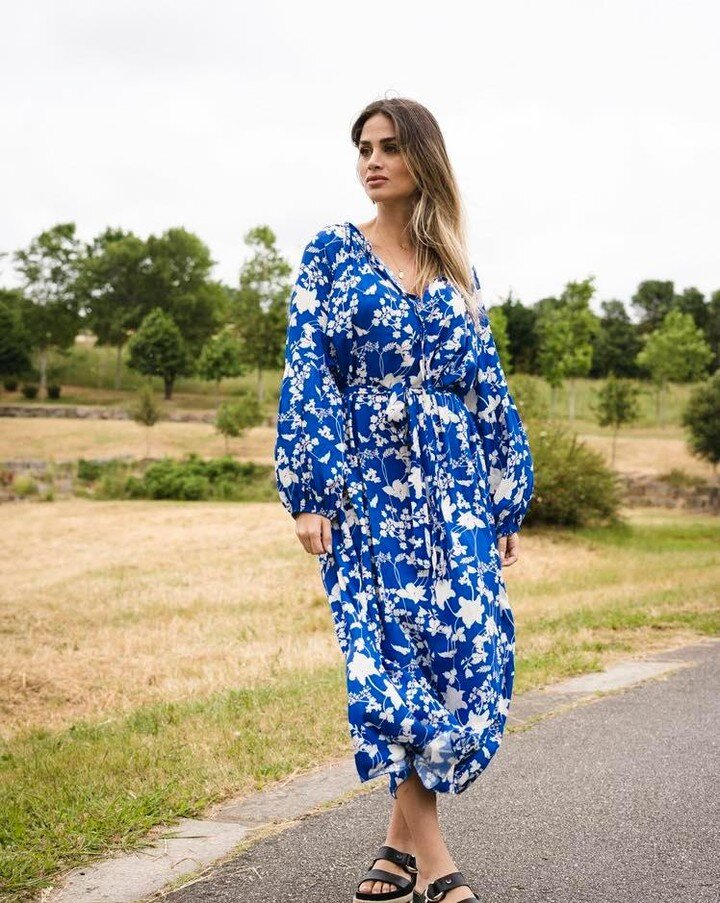 Vestido Chi With Love com Estampado Floral. 

Dispon&iacute;vel apenas em Laranja e branco. 

Visite a nossa Loja Online.
www.chiconceptstore.com

#chiconceptstore
#clothes #lojaderoupaonline #vestidosdeverao #verao2022 #roupadeverao #lojaderoupa #dr