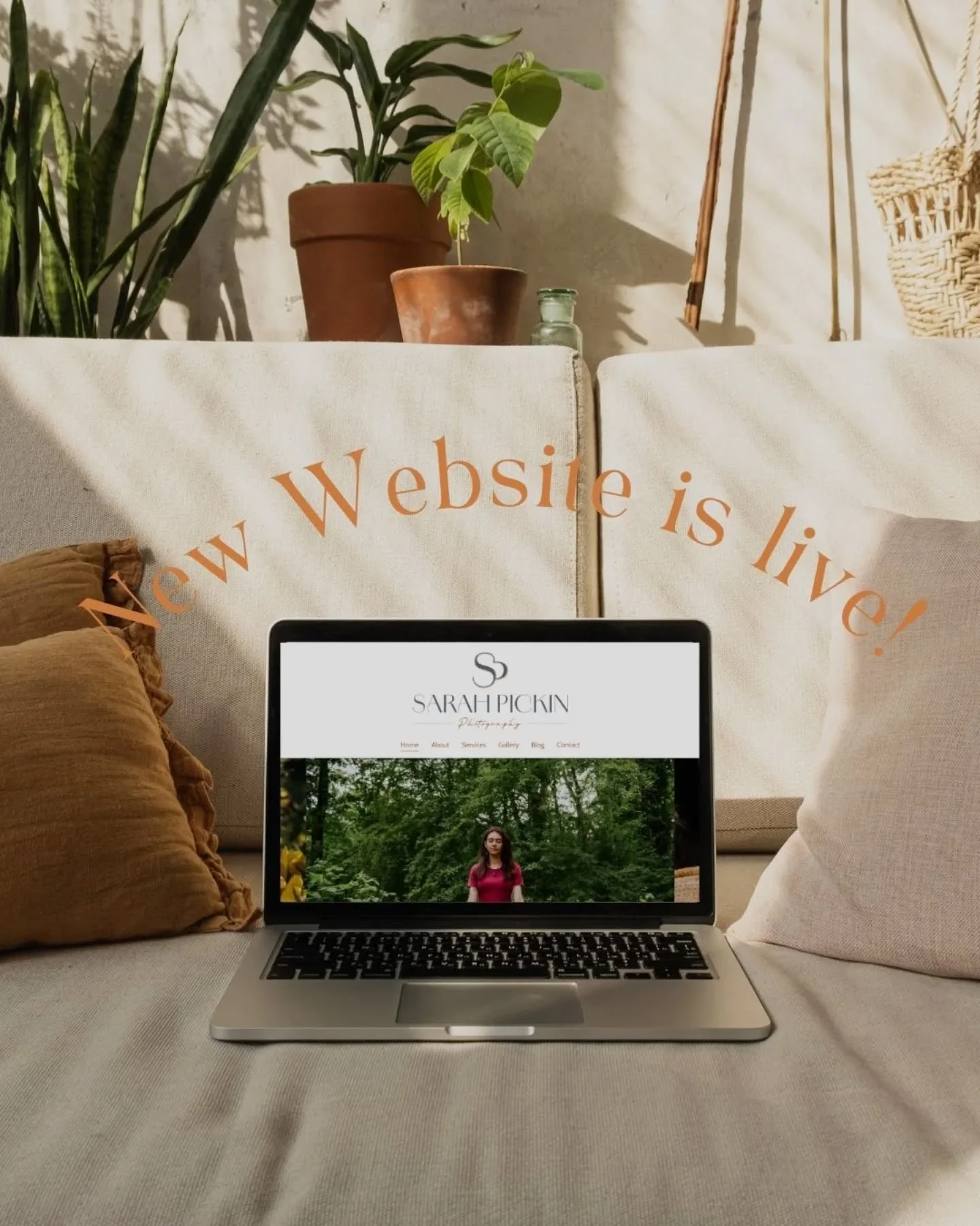 My website is live again! All updated and I have a gorgeous new logo and branding (thank you @vividfrogcreative ). Aaaaaand introducing 🥁 my new website design service, creating custom Squarespace websites and brand photography that work perfectly t