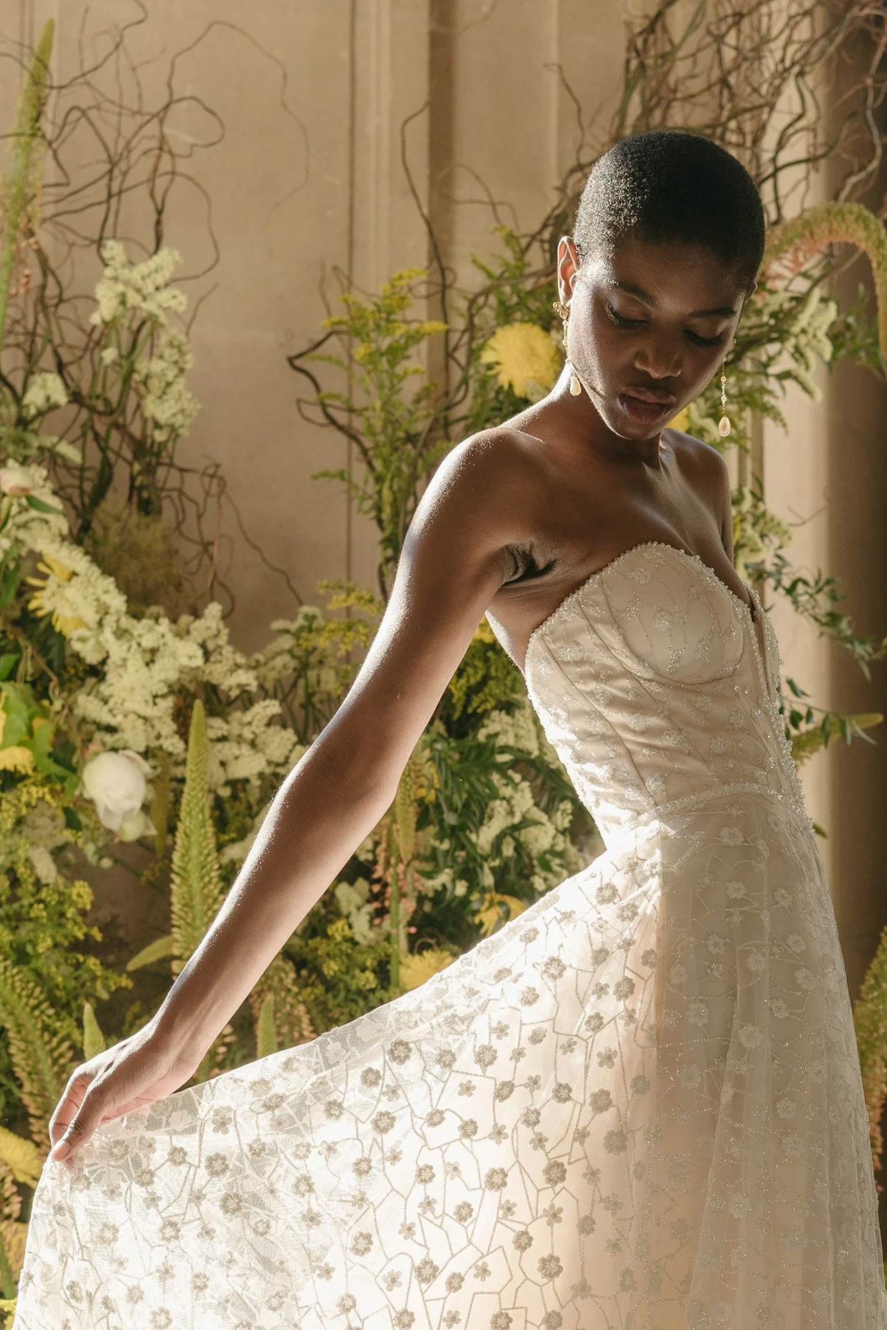 bridal-editorial-paris-chateau-foyer-window-yellow-flower-39.jpg