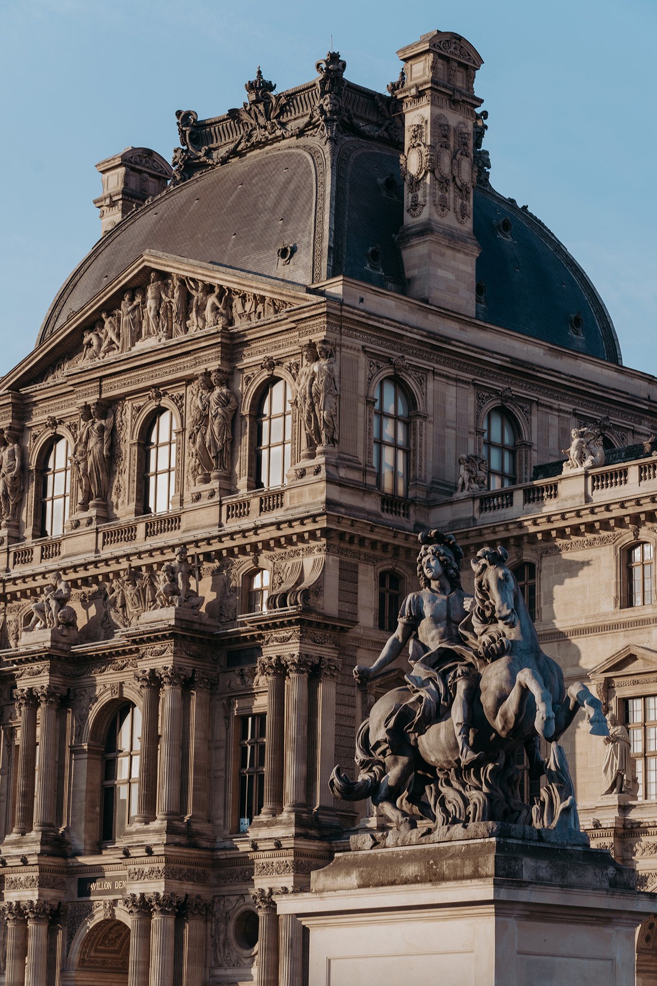 detail-paris-louvre-5.jpg