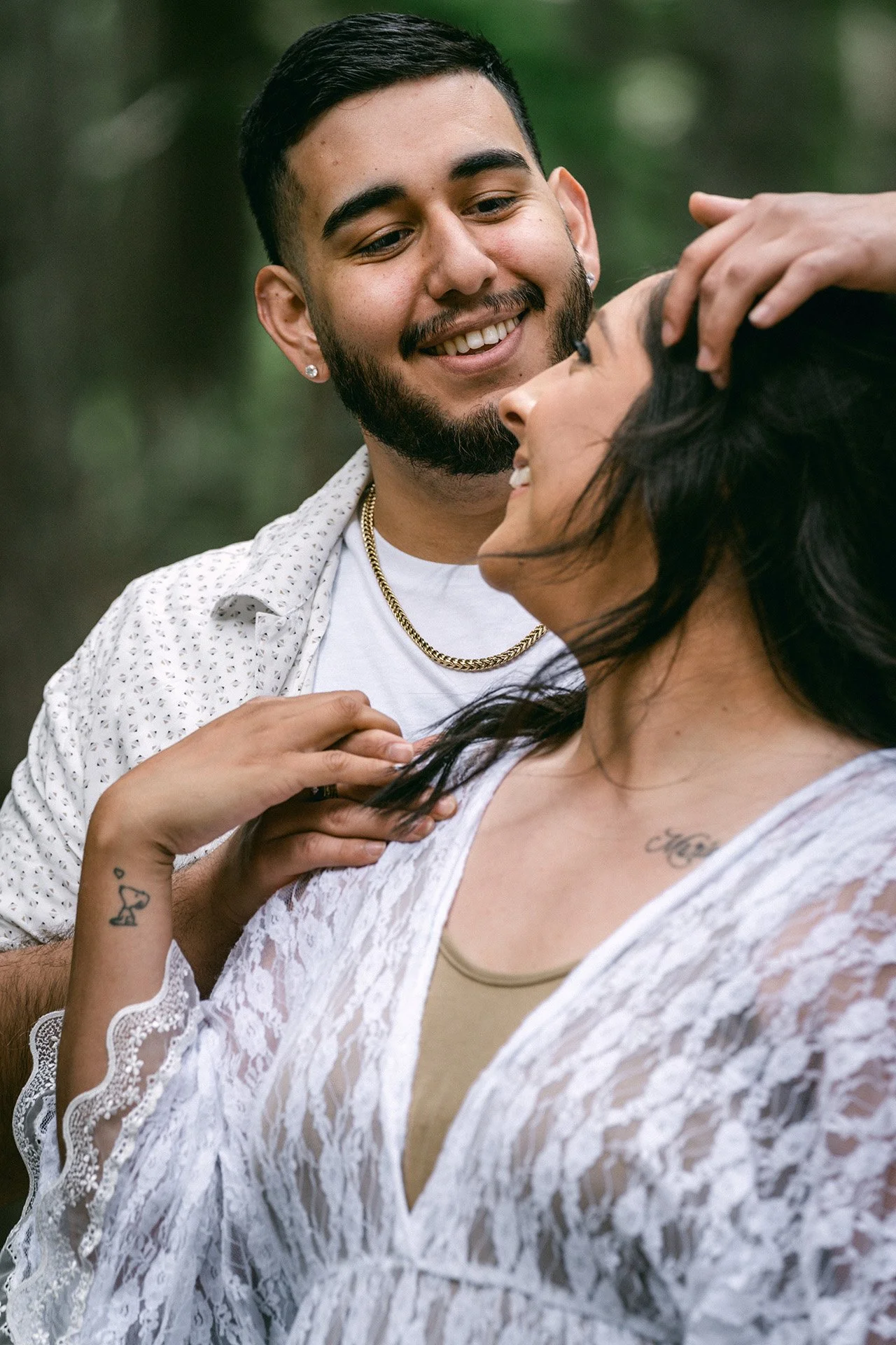 elopement-mount-raininer-couple-forest-10.jpg