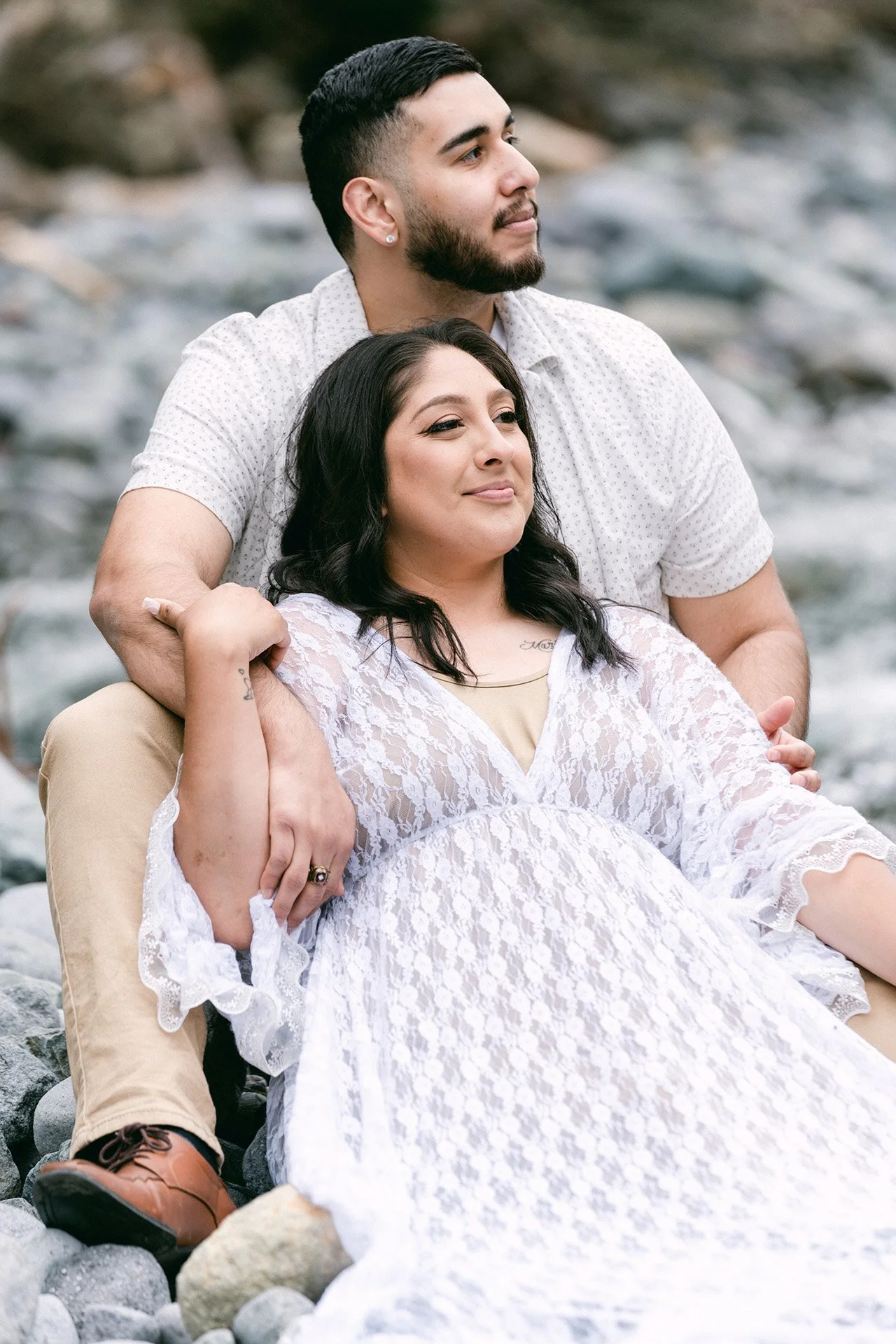 elopement-mount-raininer-couple-river-7.jpg