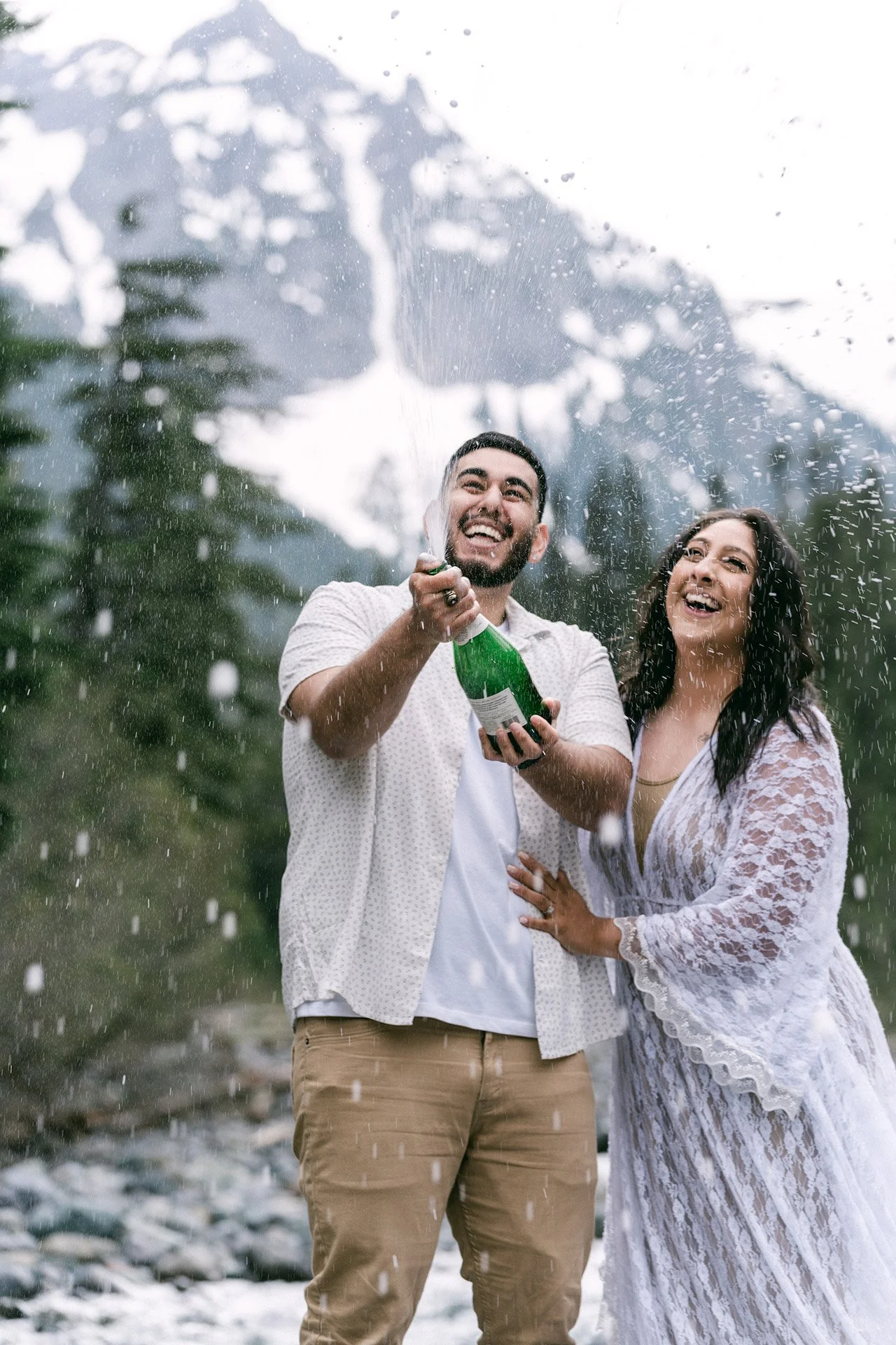 elopement-mount-raininer-couple-river-8.jpg