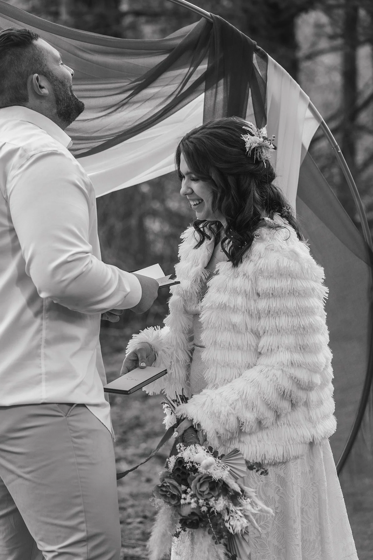 elopement-northbend-aframe-ceremony-9.jpg