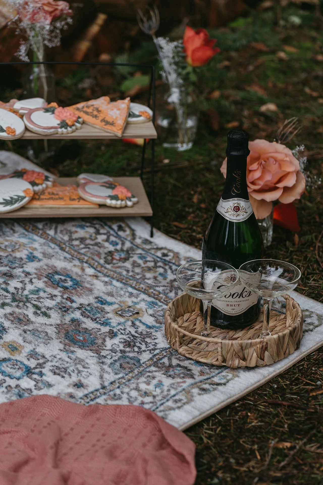 elopement-northbend-aframe-reception-detail-4.jpg
